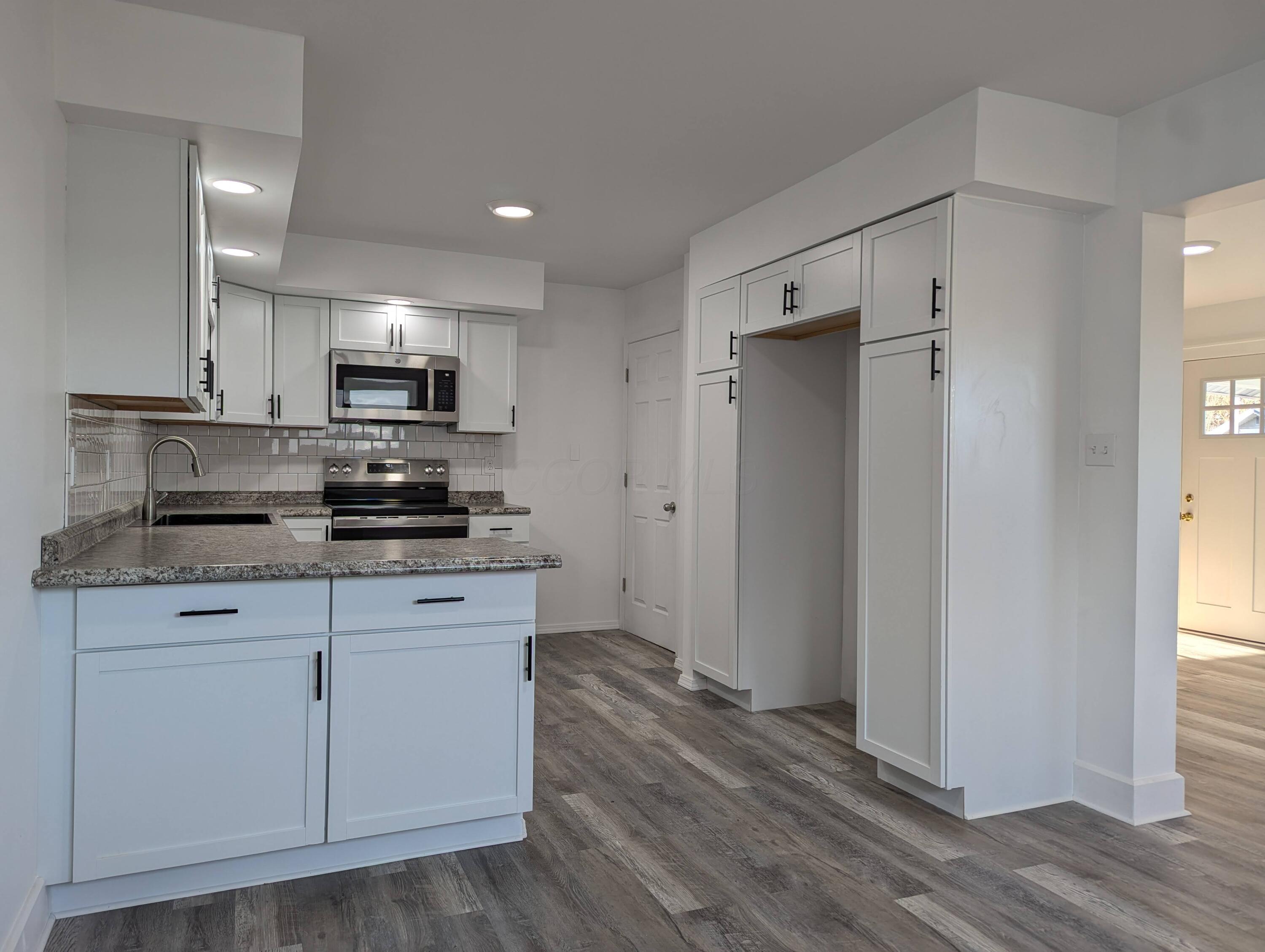 2431 Hillside Avenue Property Photo 3