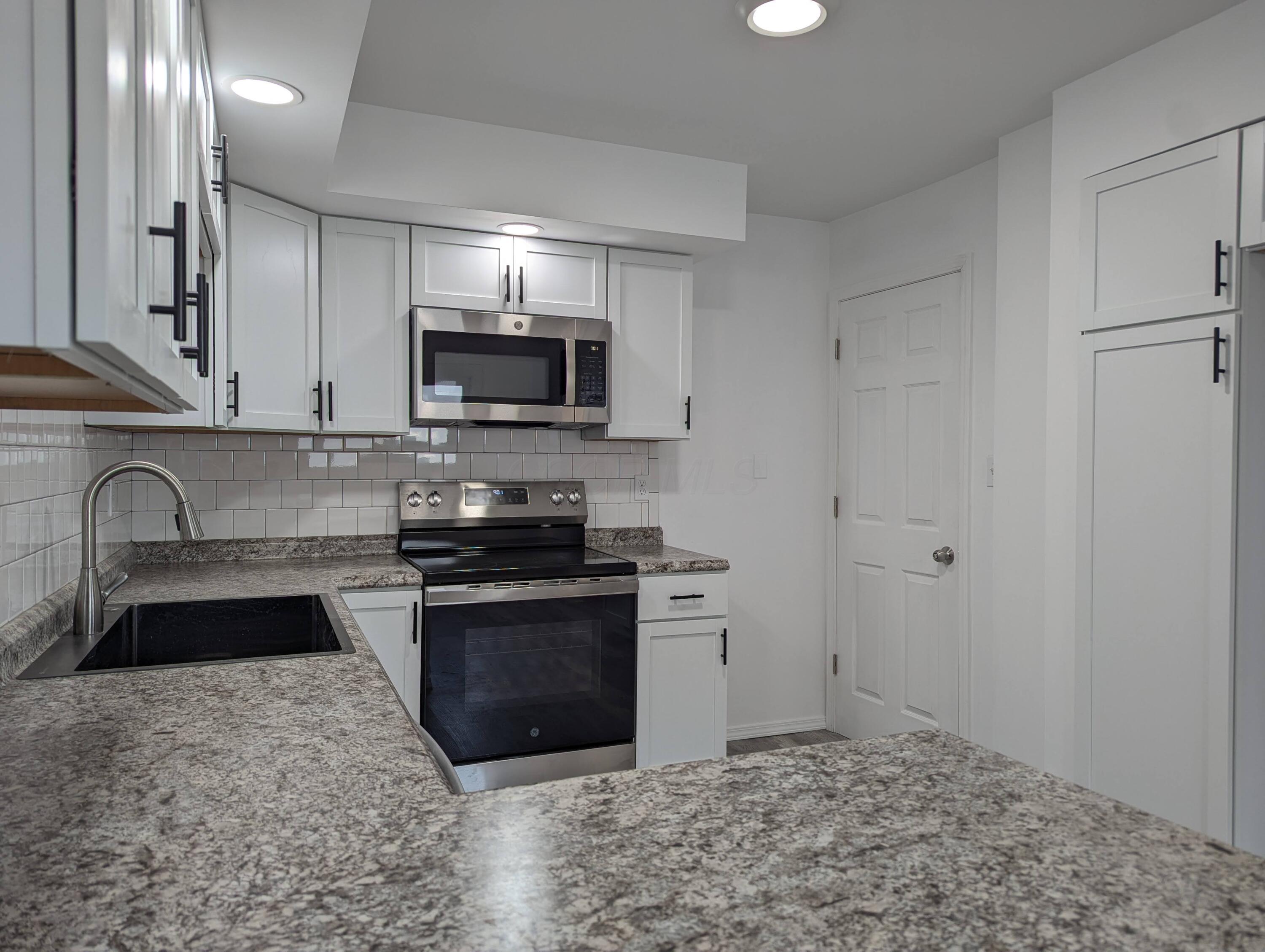 2431 Hillside Avenue Property Photo 8