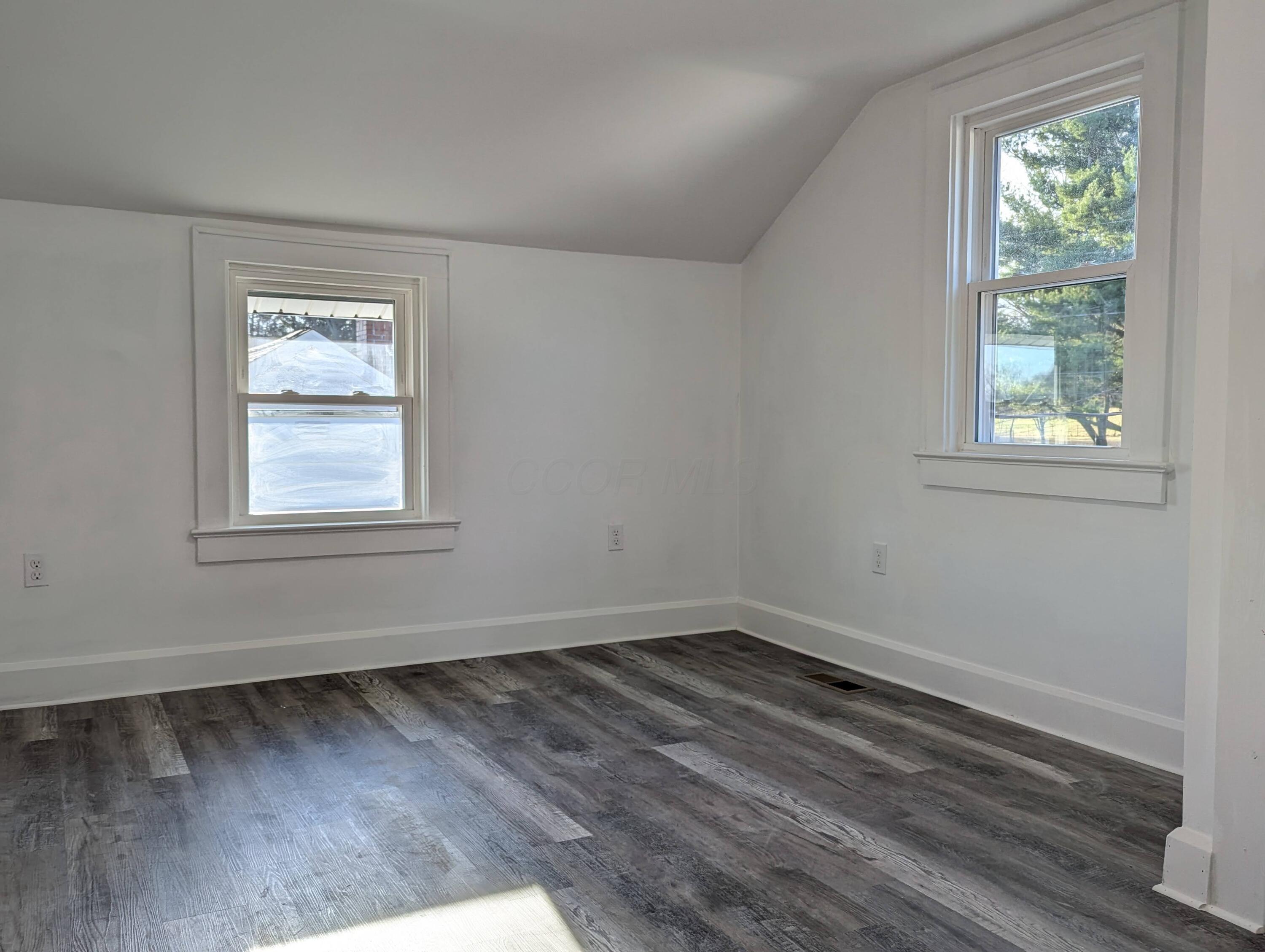 2431 Hillside Avenue Property Photo 12