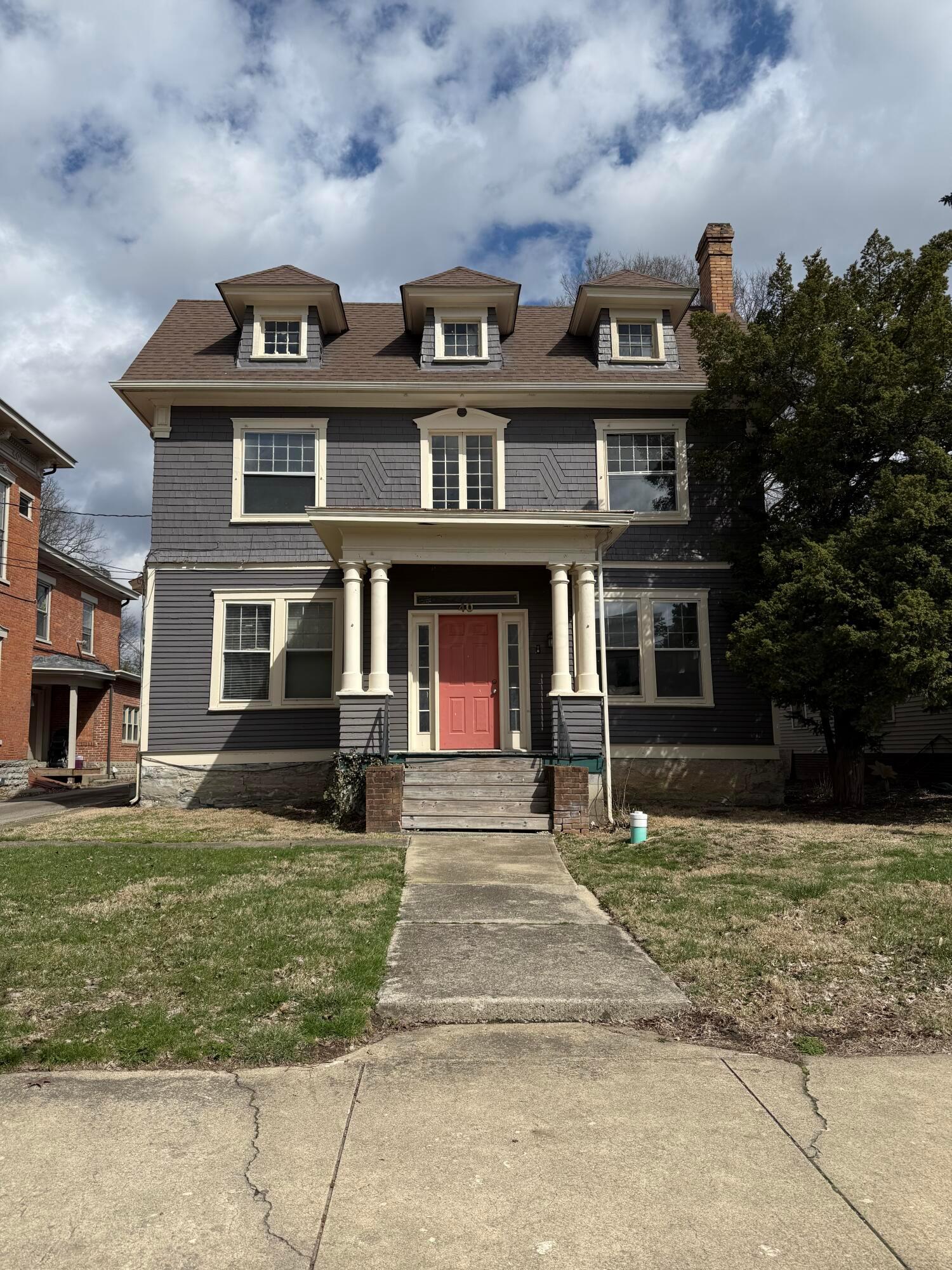 40 W Winter Street Property Photo 1