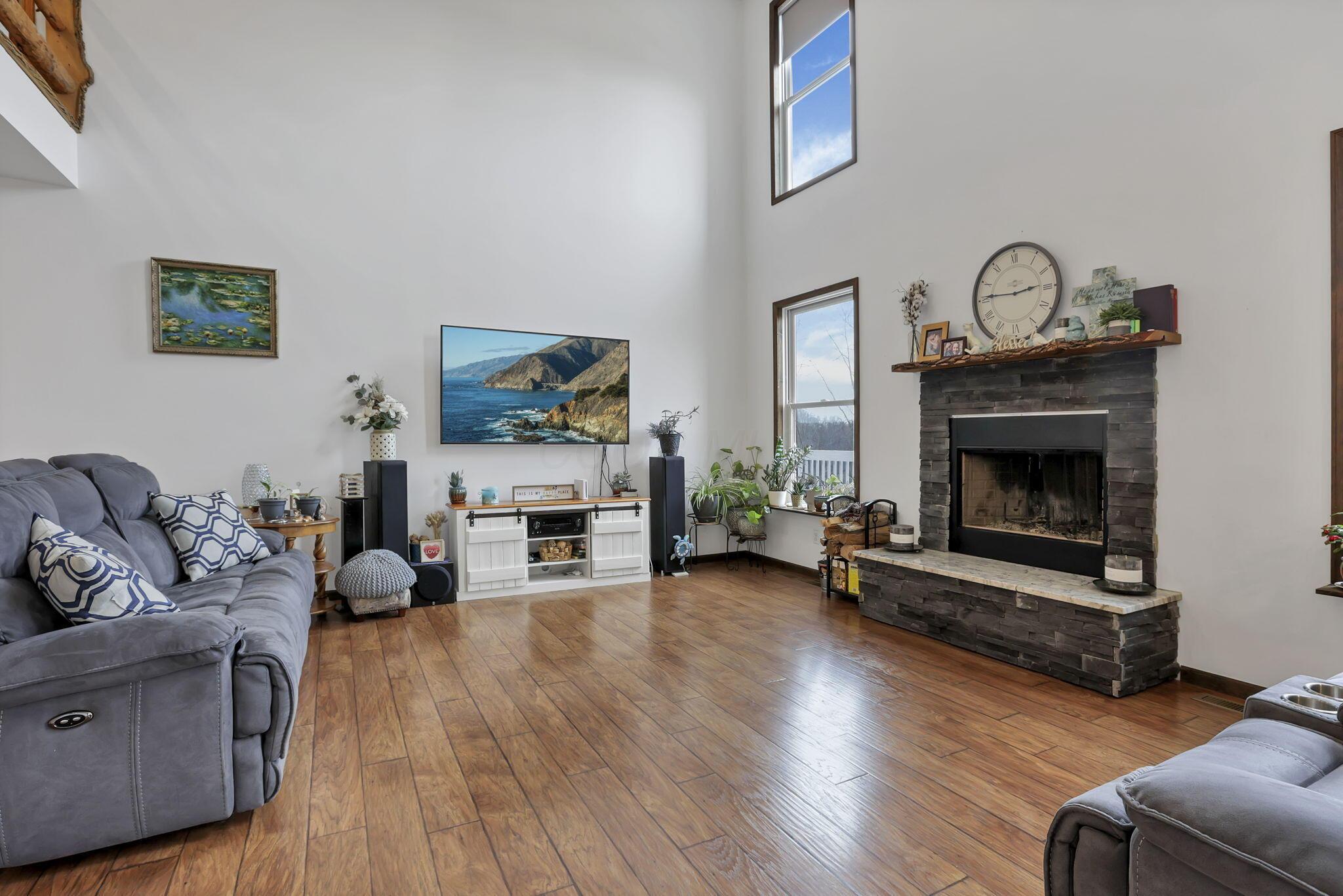64900 Redbud Road Property Photo 6
