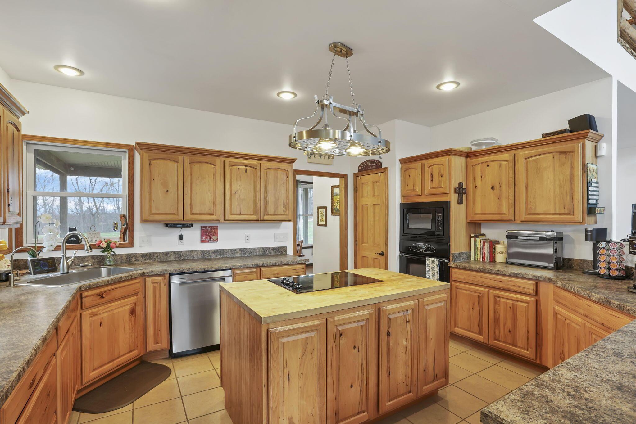 64900 Redbud Road Property Photo 11