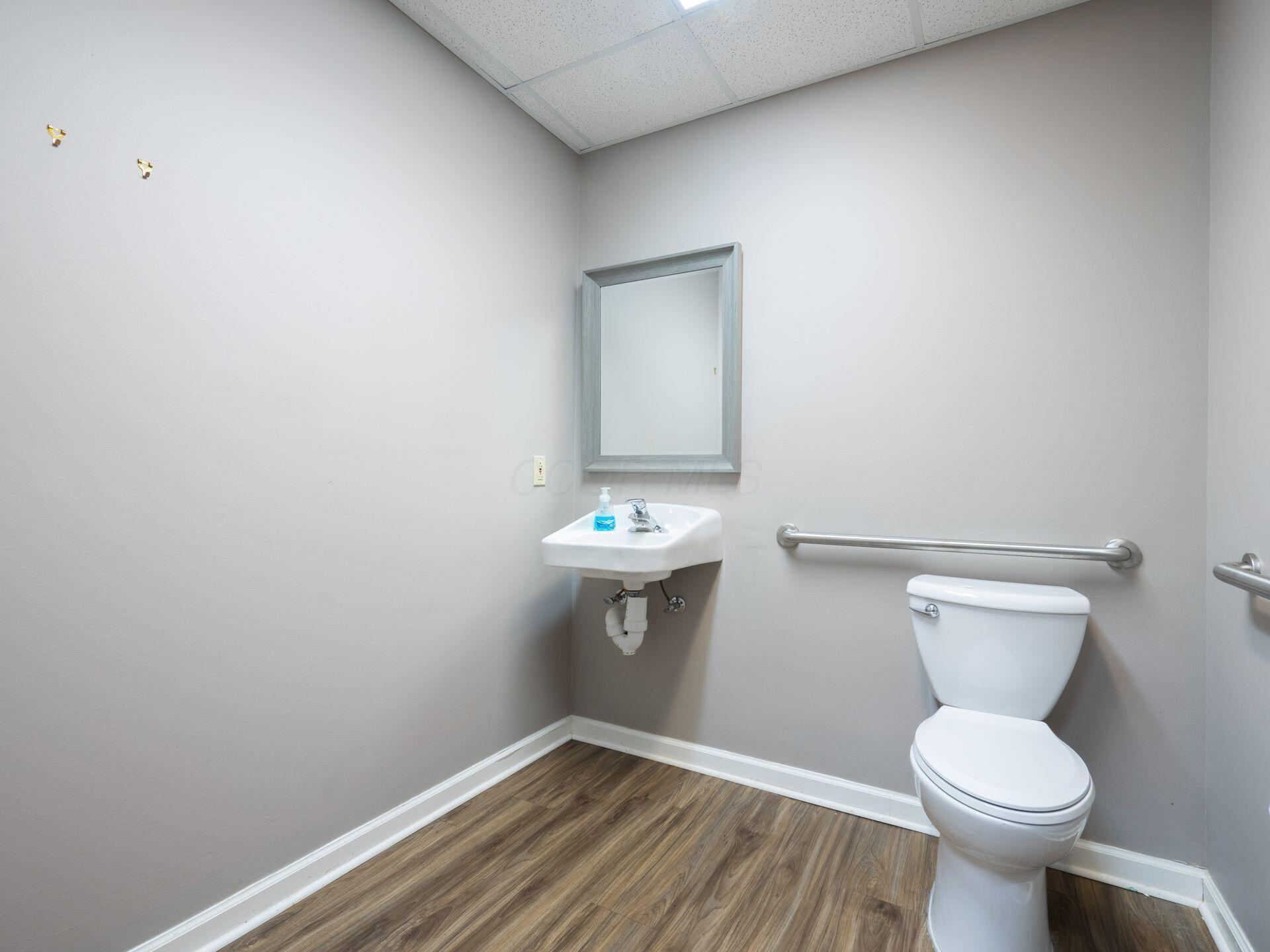 951 Worthington Woods Loop Road Property Photo 7