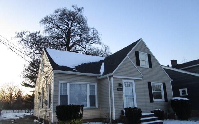 4738 Lawrence Avenue Property Photo