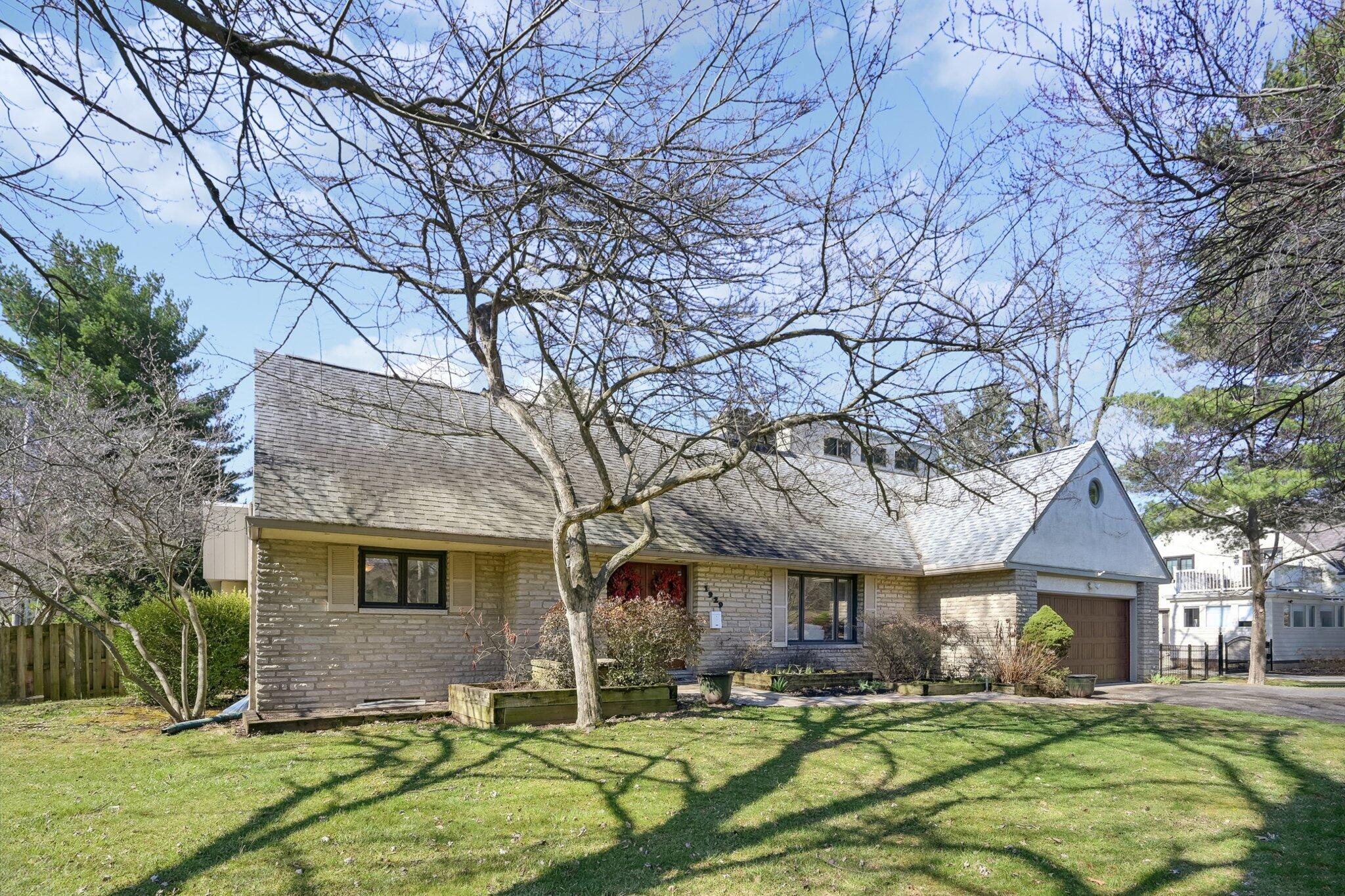1929 Hillside Drive Property Photo 1
