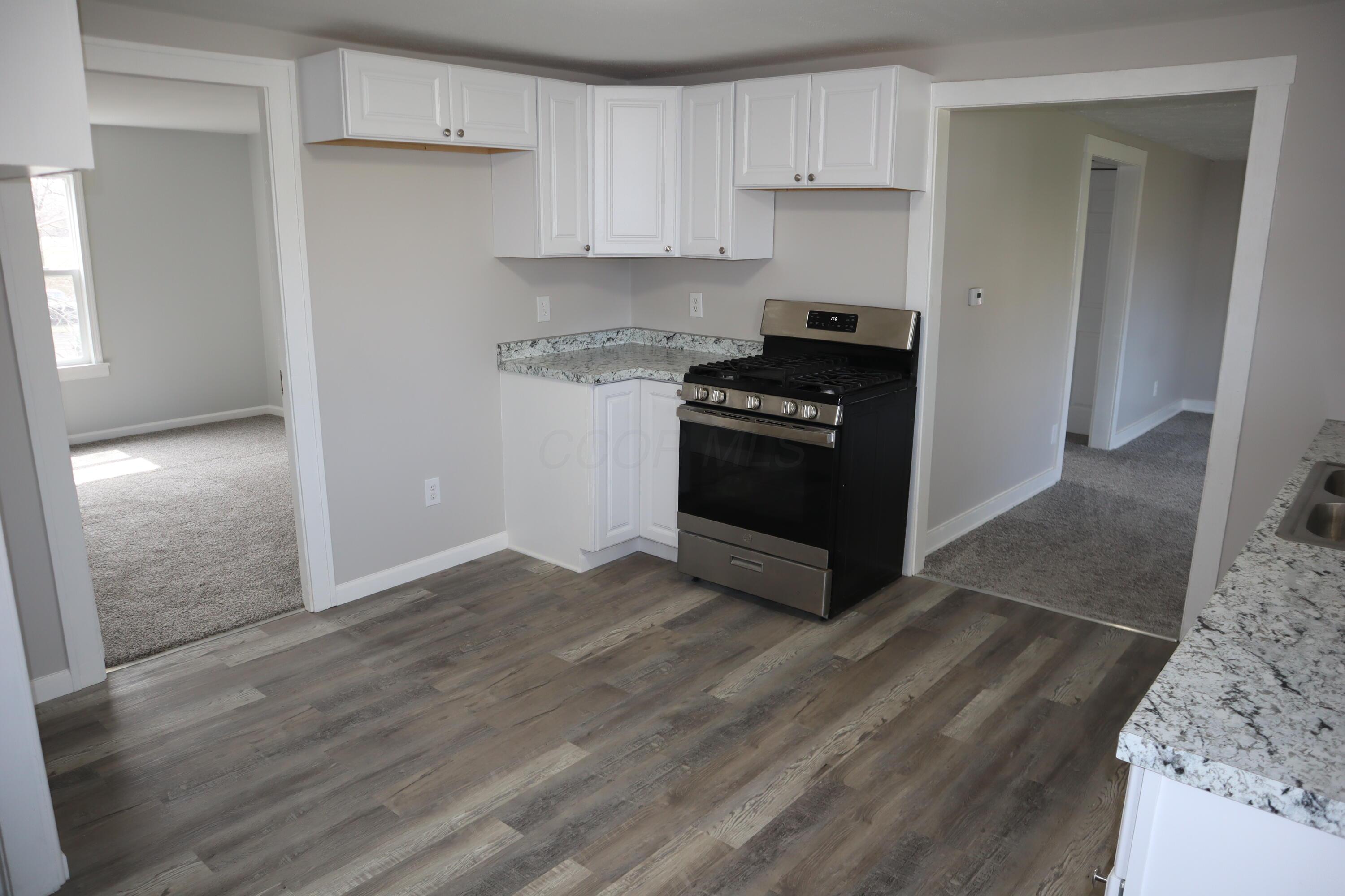15 S Buckles Avenue Property Photo 3