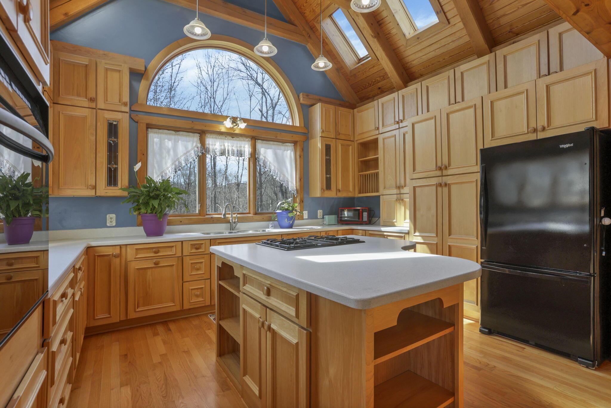 67230 Creek Road Property Photo 5