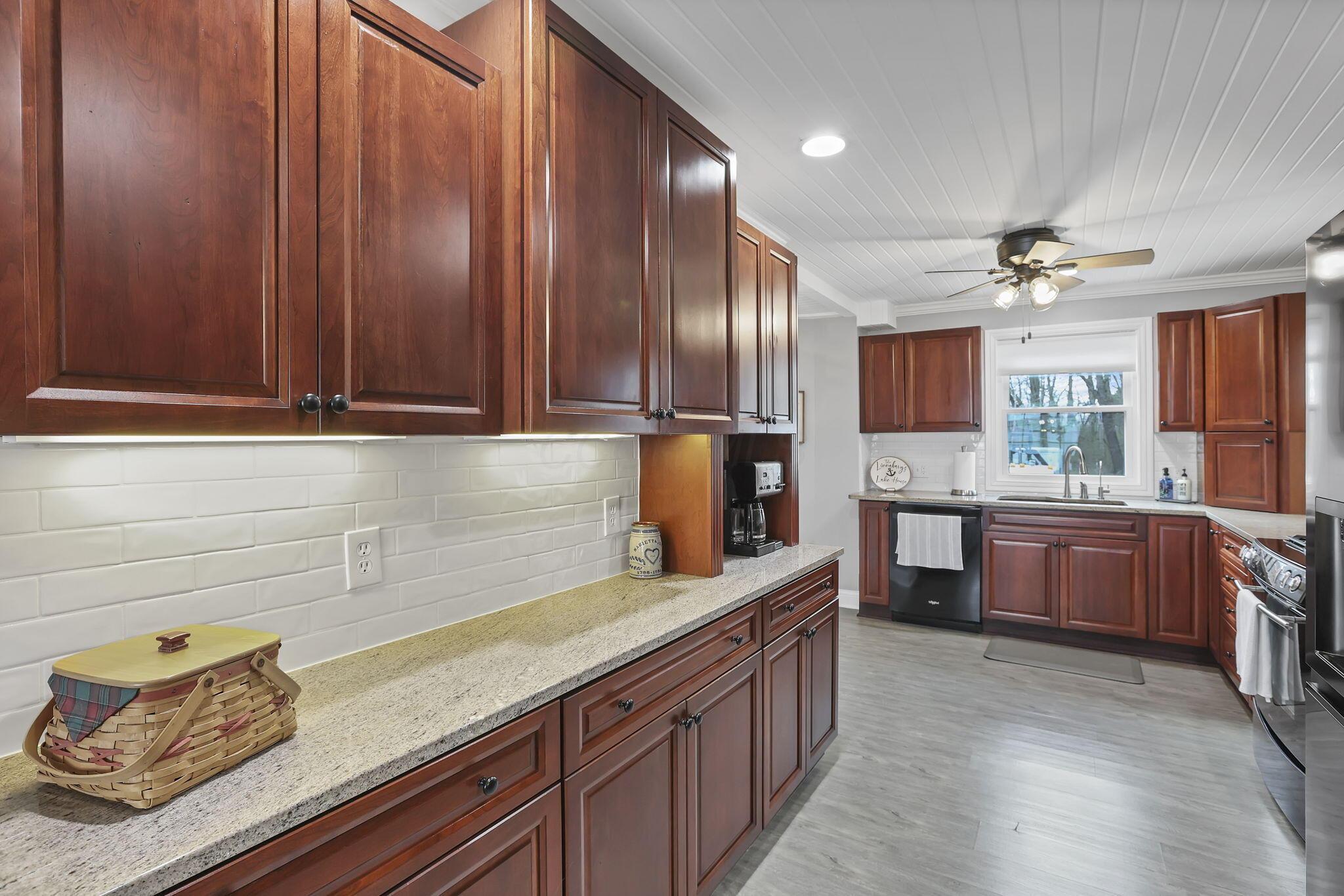 12544 W Bank Drive Ne Property Photo 18