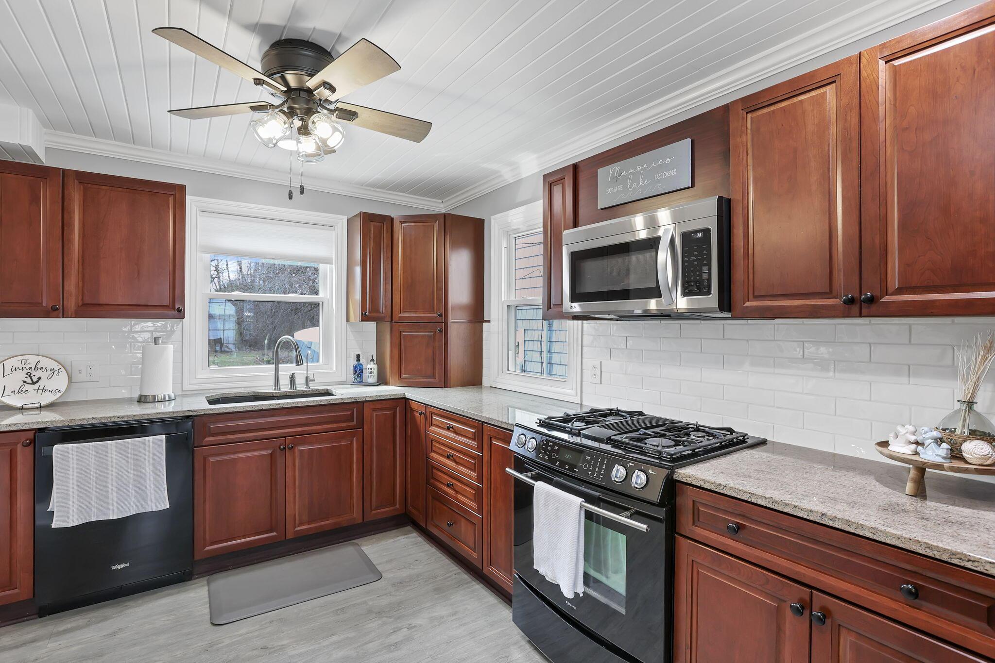 12544 W Bank Drive Ne Property Photo 19
