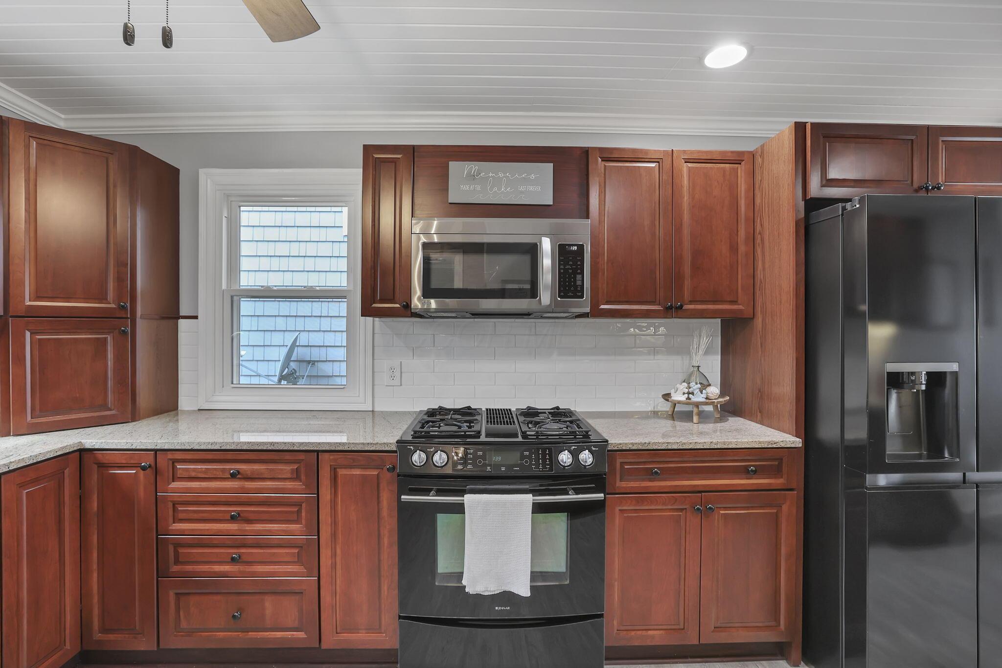 12544 W Bank Drive Ne Property Photo 23
