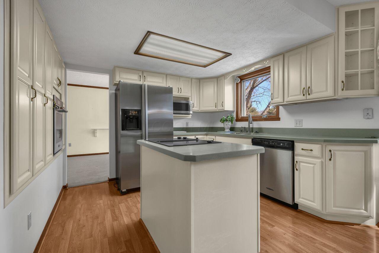 1878 Hankinson Road Property Photo 7