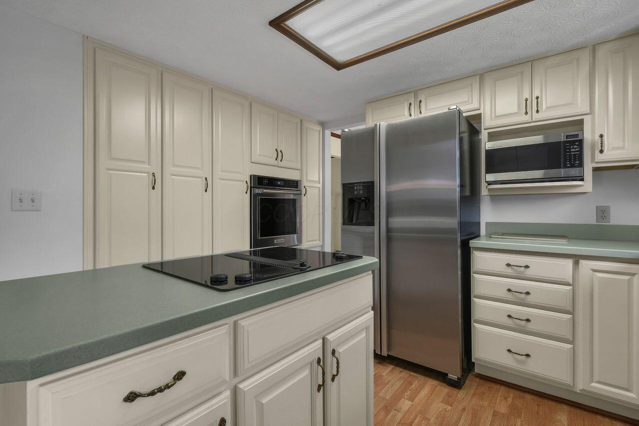 1878 Hankinson Road Property Photo 8