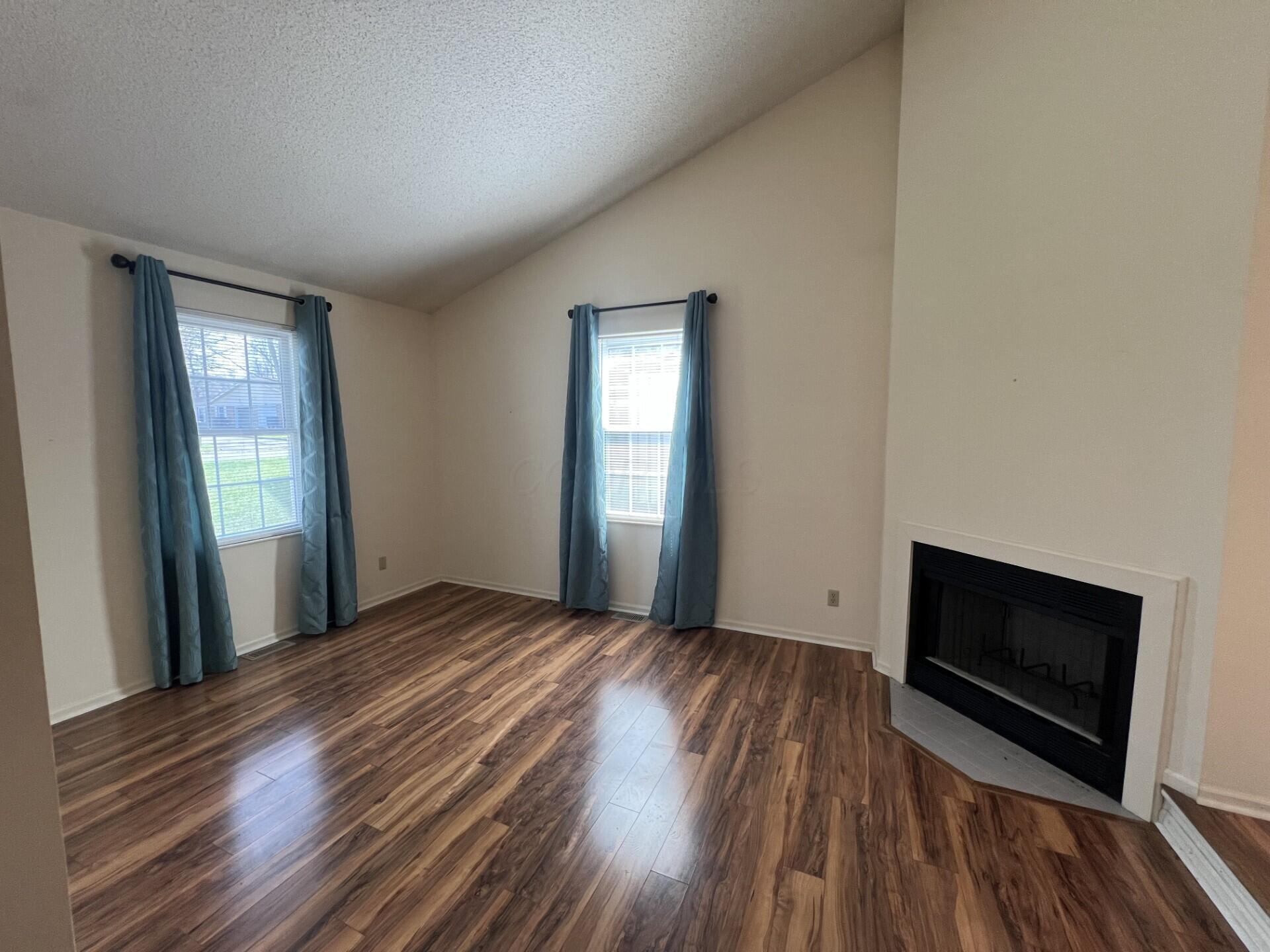 451 Williamsburg Lane Nw, A Property Photo 3