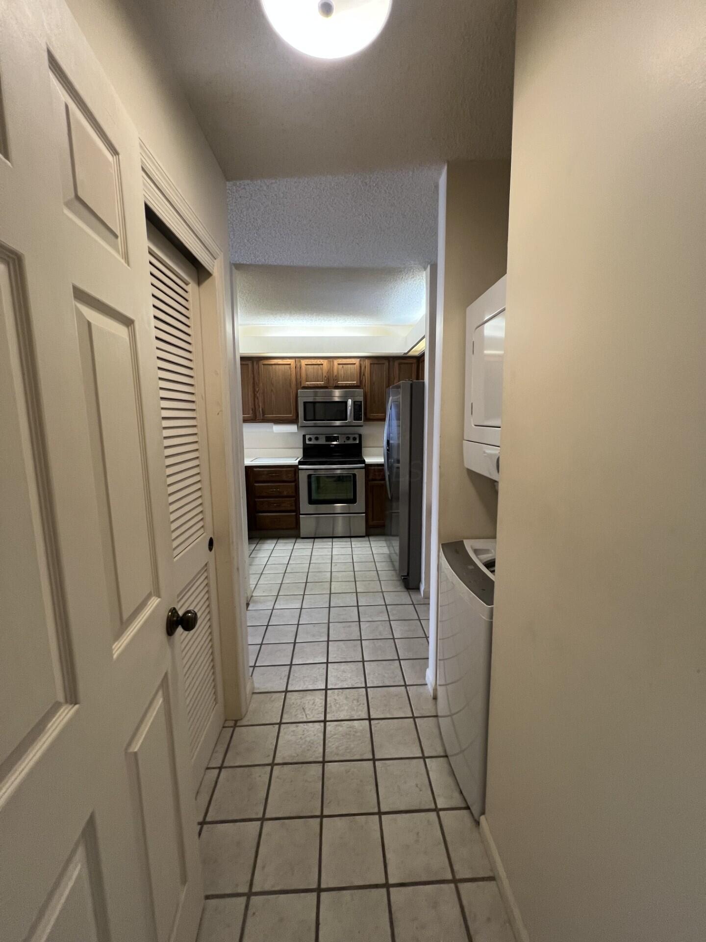 451 Williamsburg Lane Nw, A Property Photo 11
