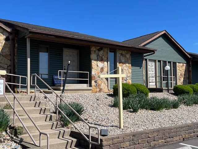 43 N Plaza Boulevard Property Photo 1