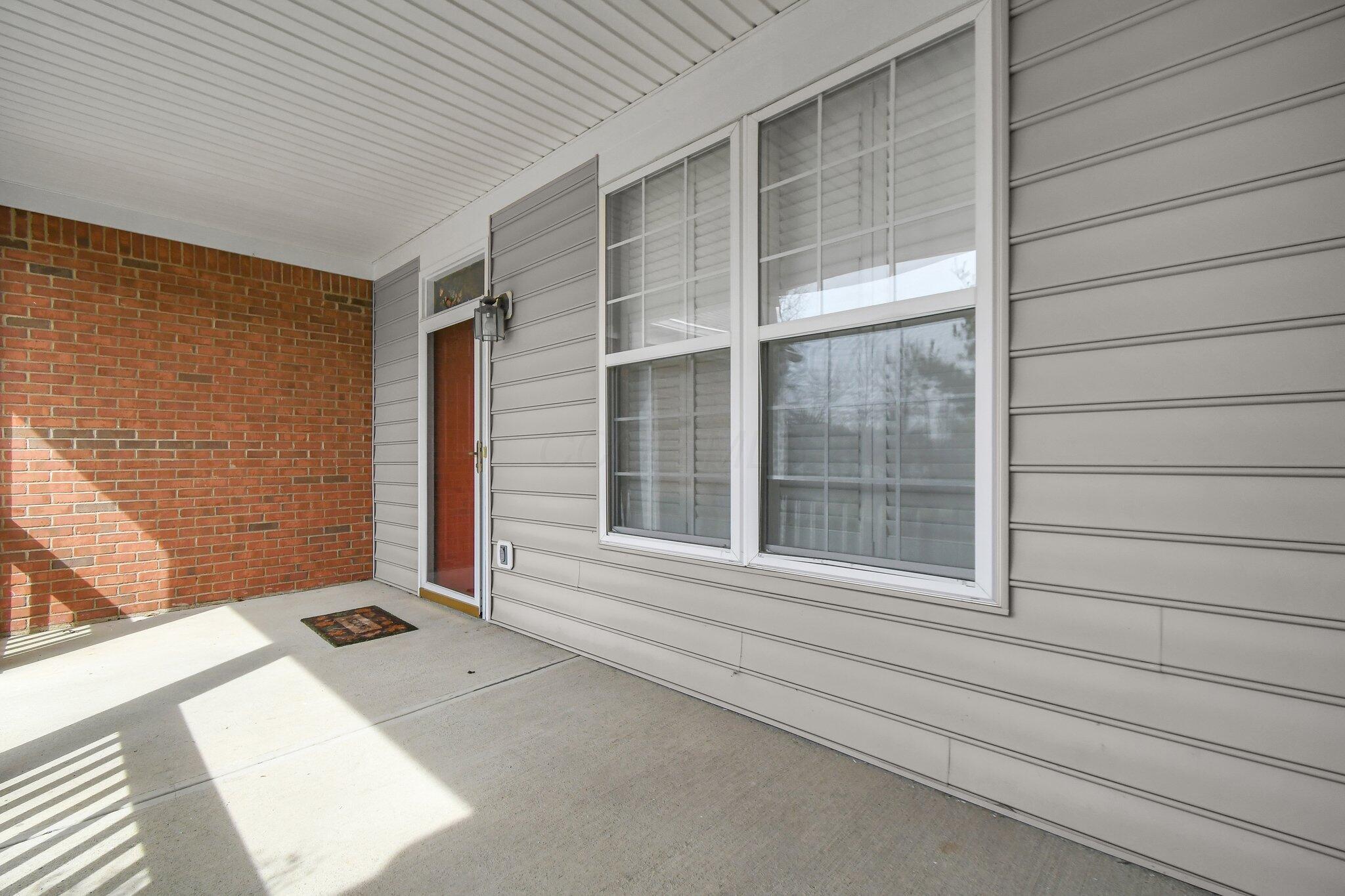 5882 Oak Path Lane Property Photo 2