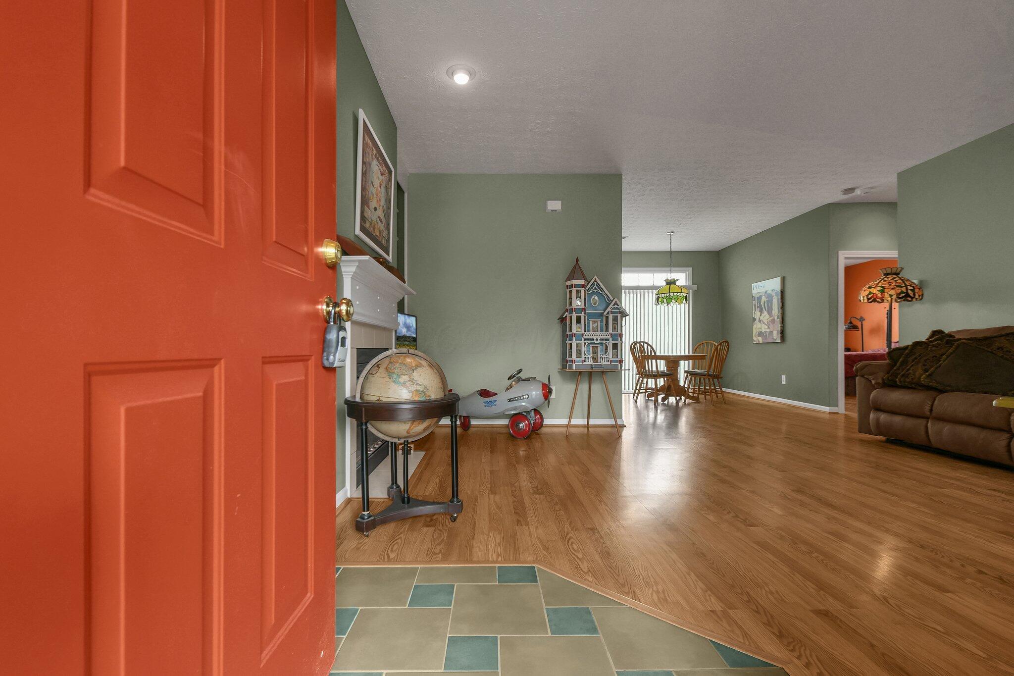 5882 Oak Path Lane Property Photo 3