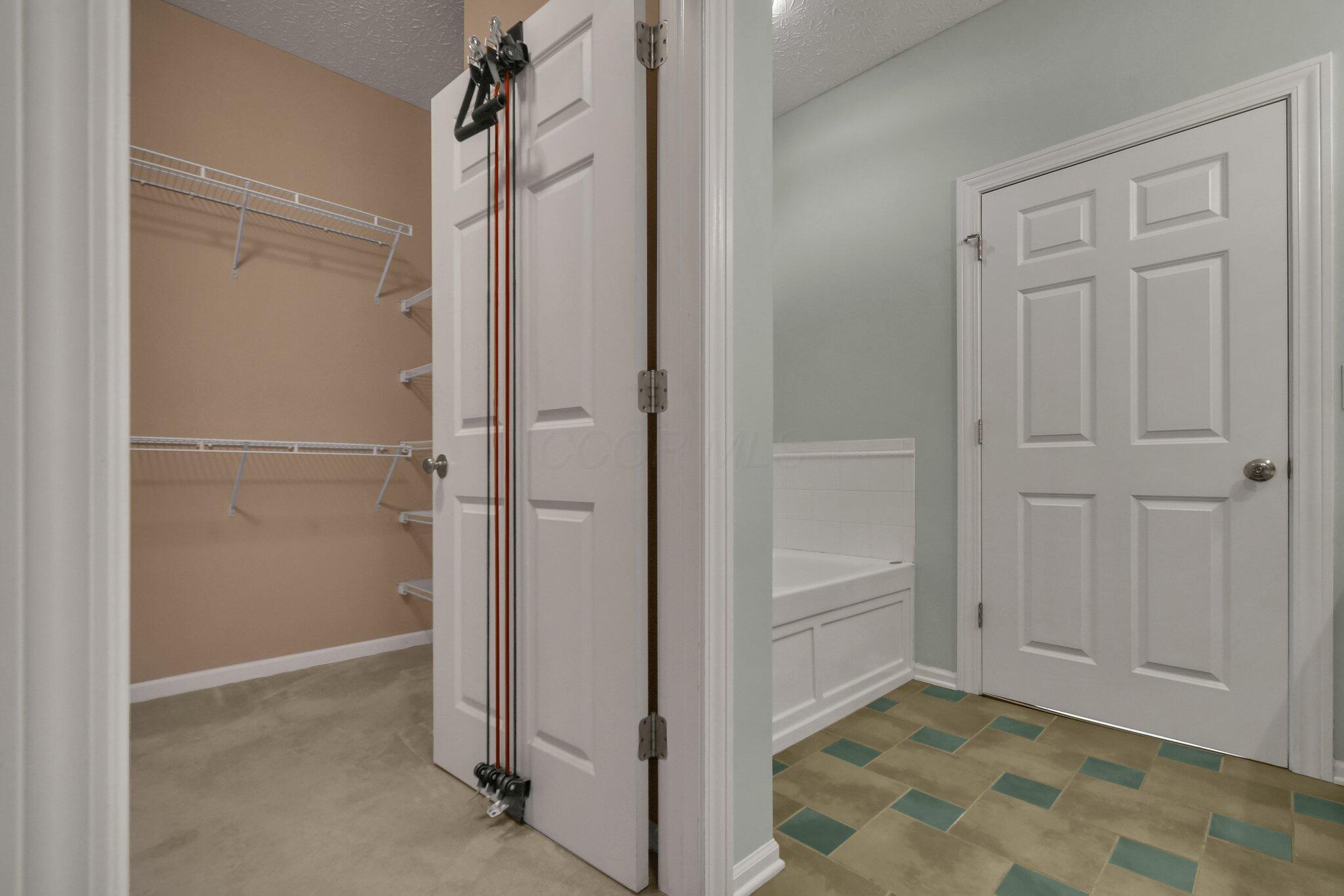 5882 Oak Path Lane Property Photo 16