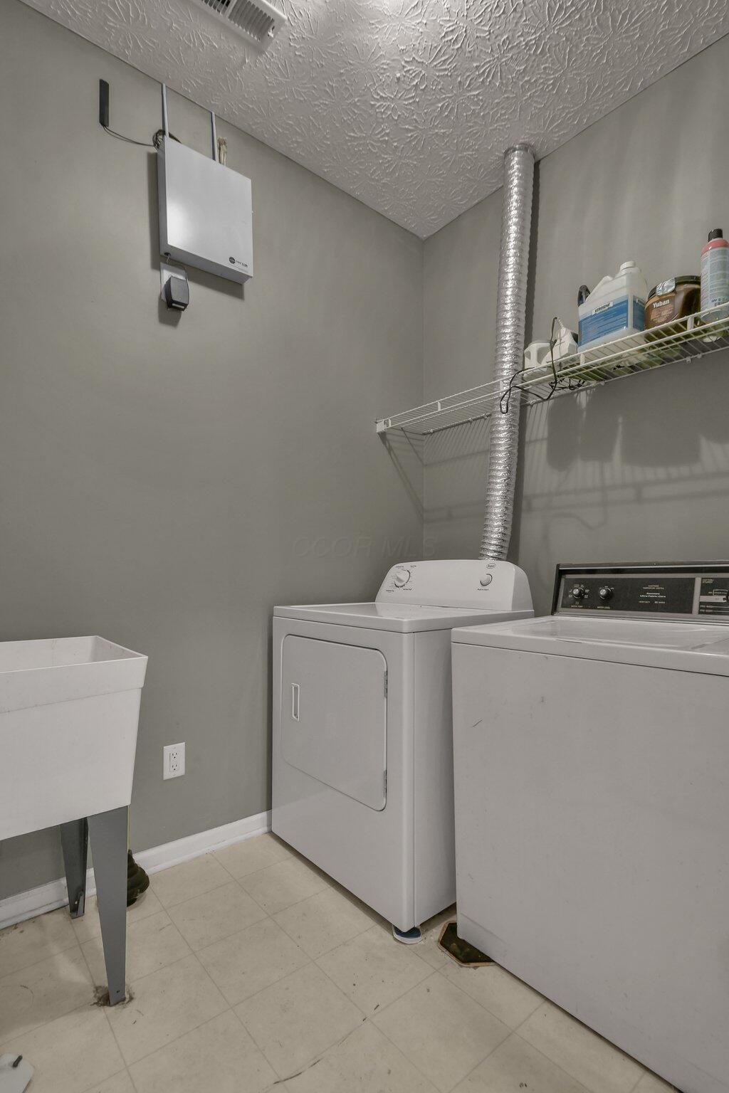 5882 Oak Path Lane Property Photo 17