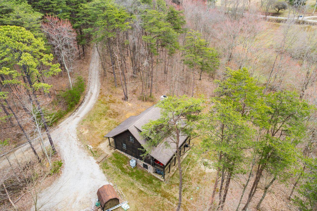 26063 Twin Falls Property Photo 4