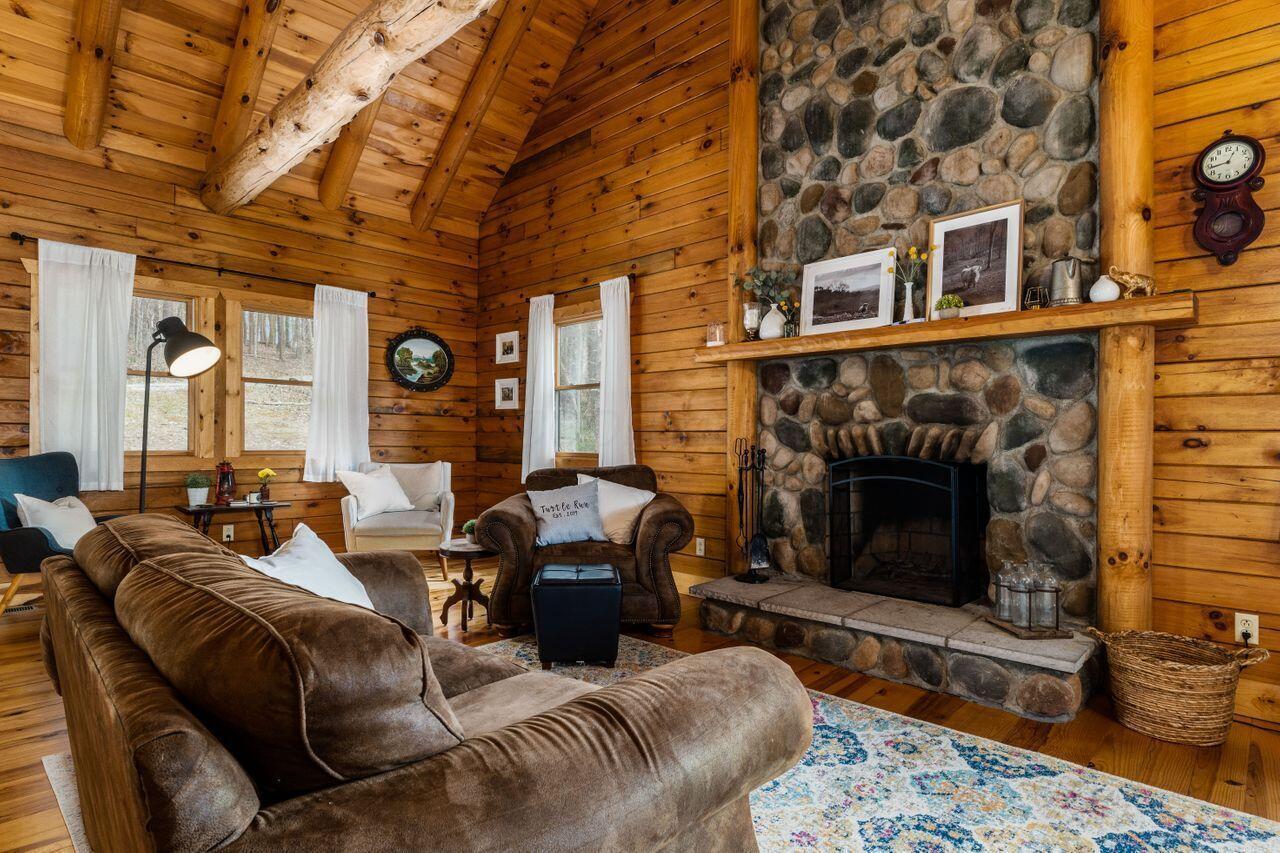26063 Twin Falls Property Photo 7