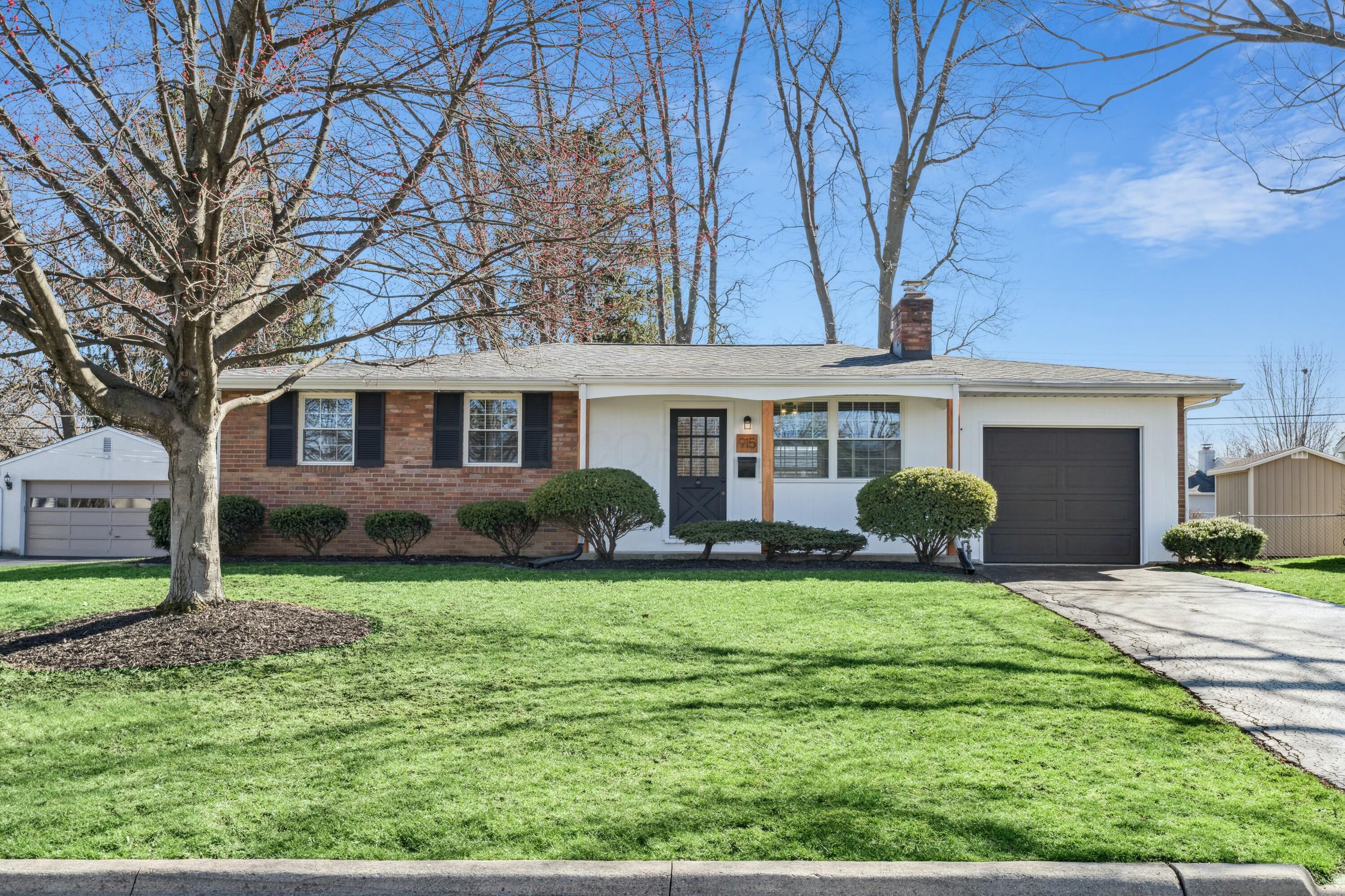 Brentwood Park Real Estate Listings Main Image