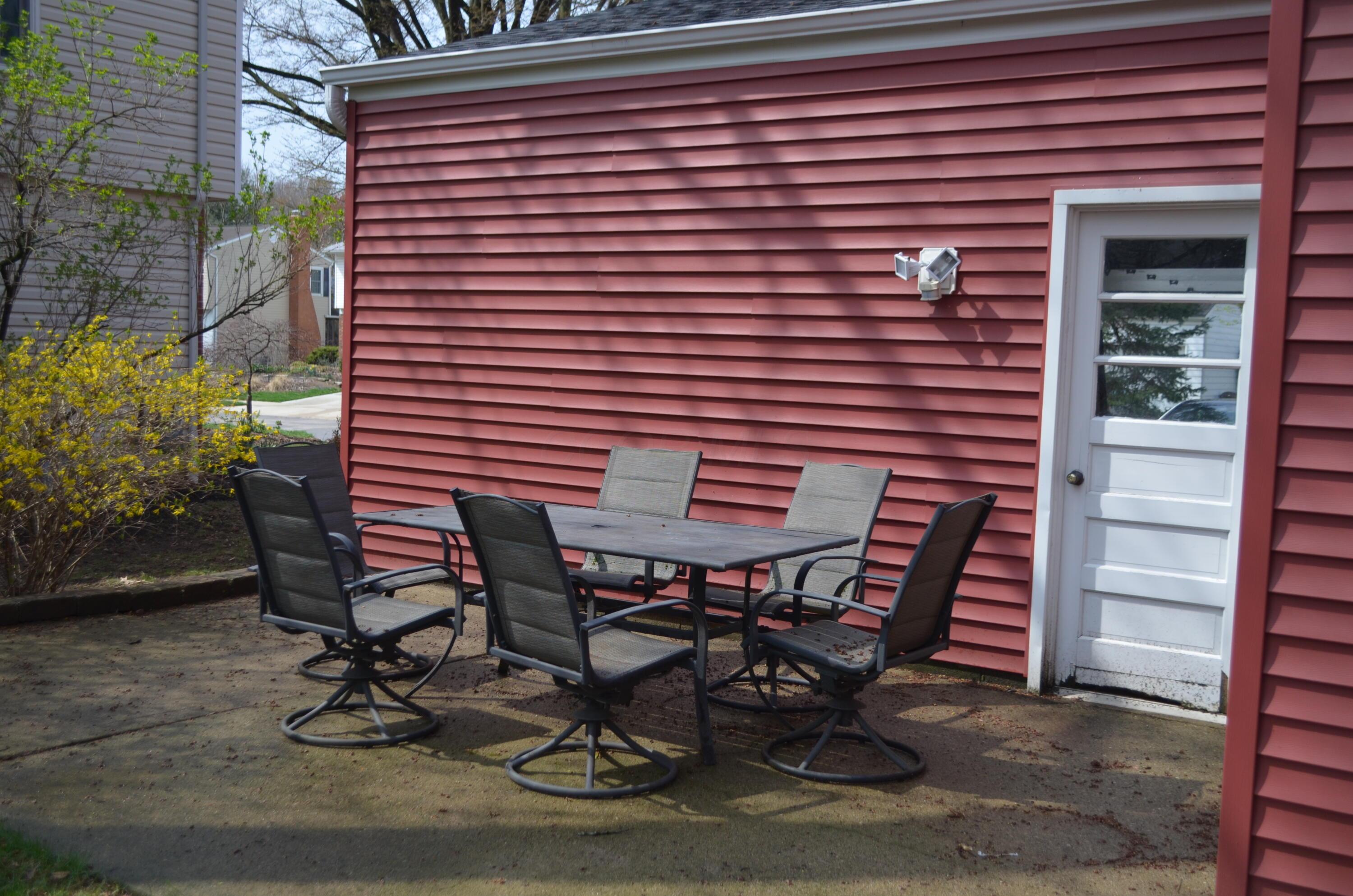 6876 Bowerman Street E Property Photo 28