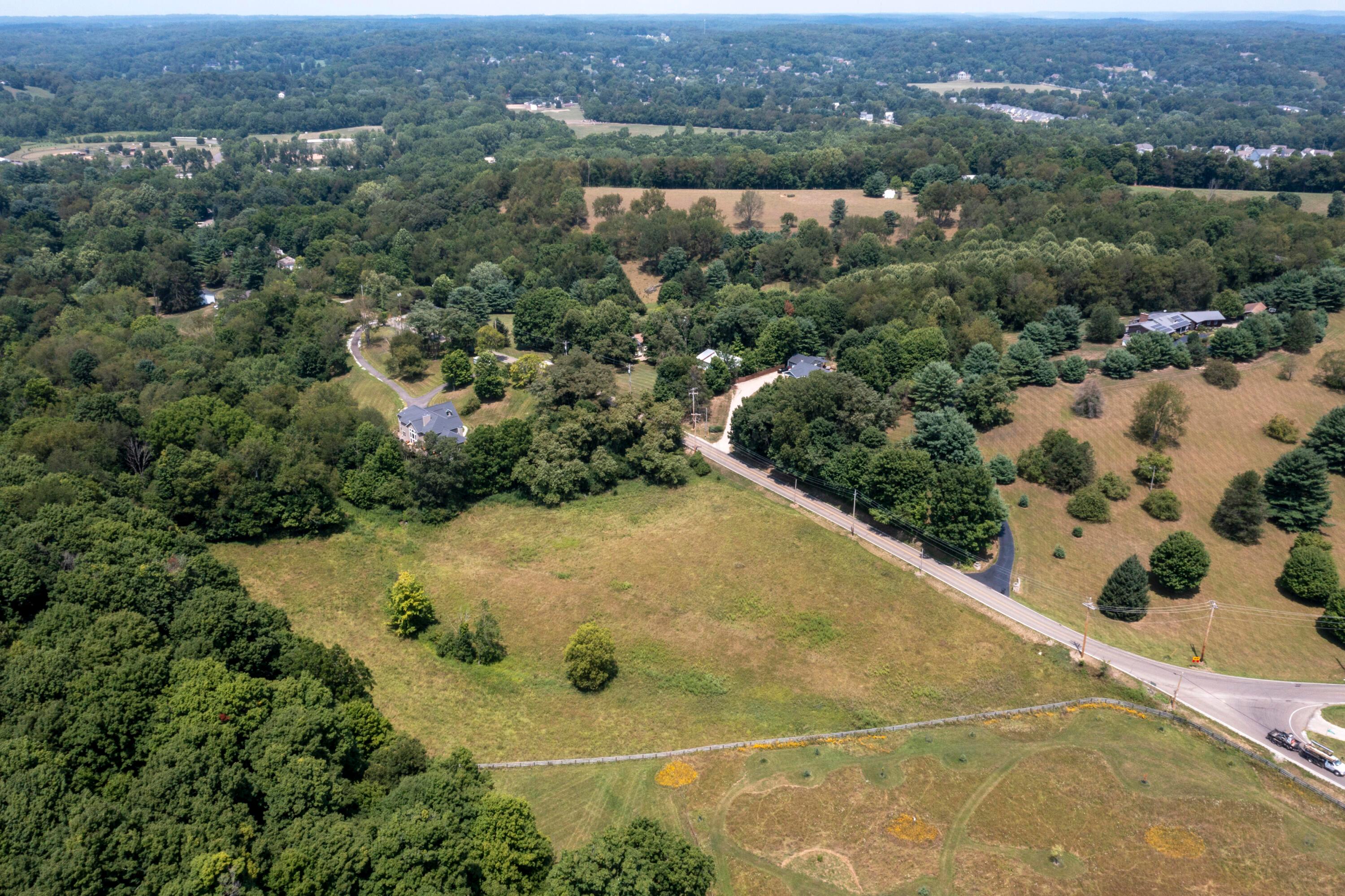 1880 River Road Property Photo 4