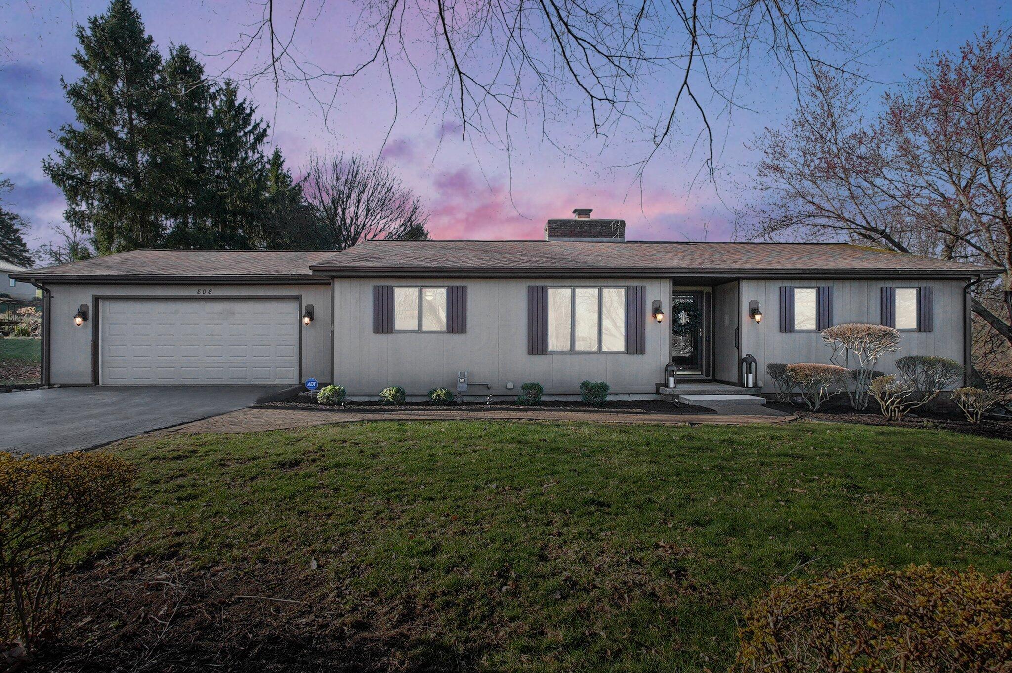 808 Southridge Drive Property Photo 1