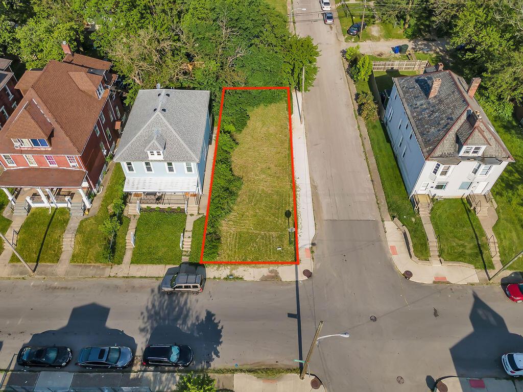 376 N Garfield Avenue, 78 Property Photo 10