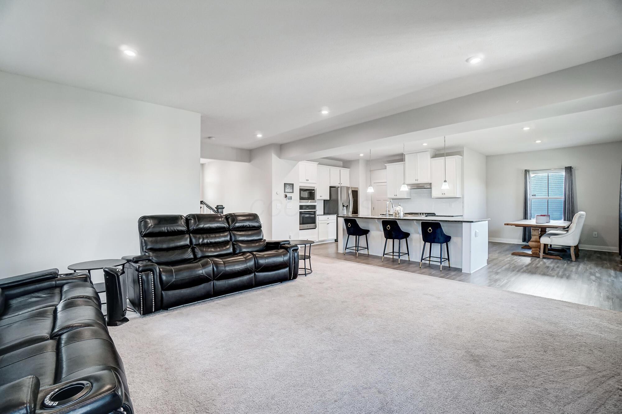 387 Crownover Way Property Photo 11