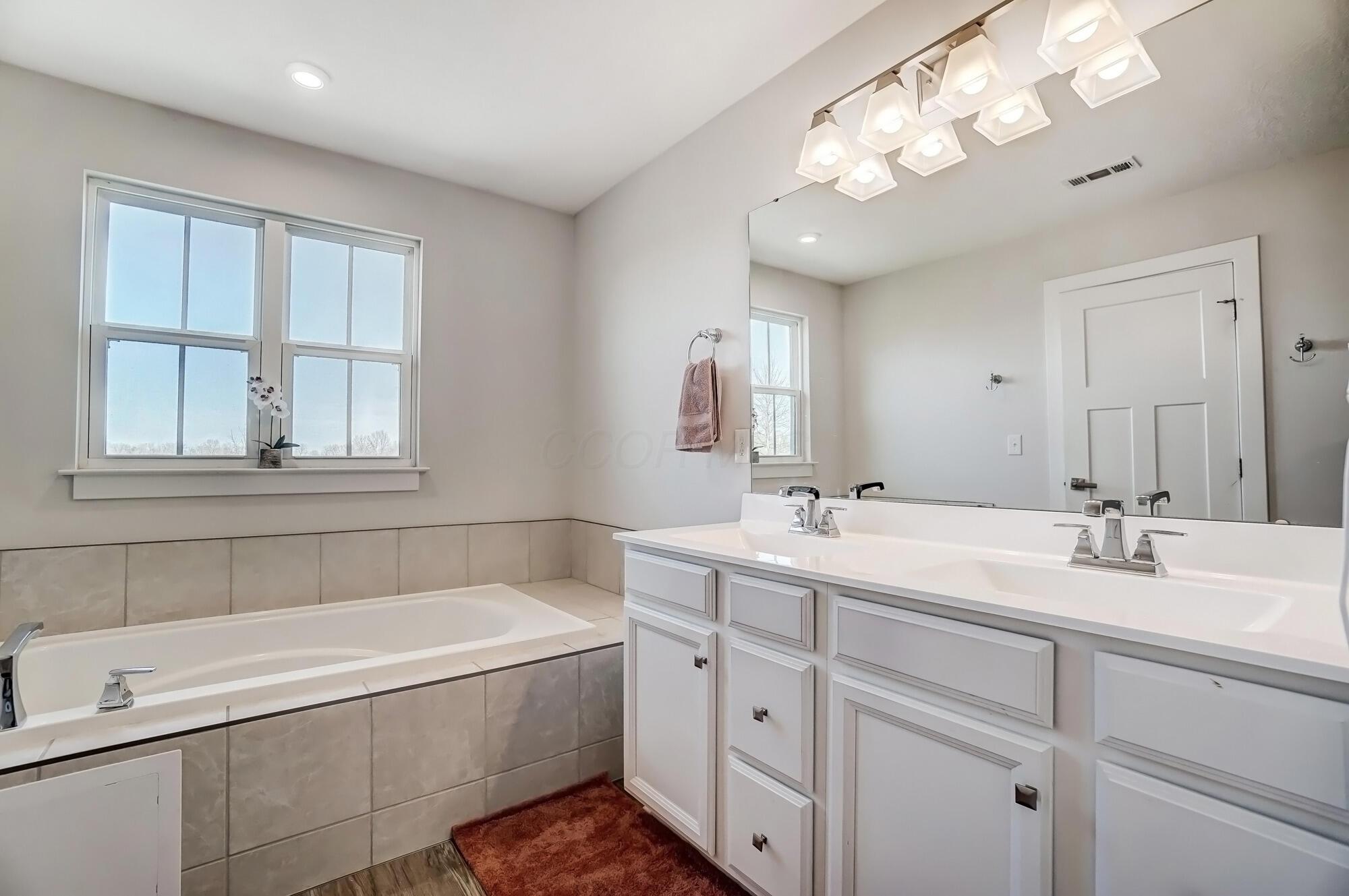 387 Crownover Way Property Photo 15