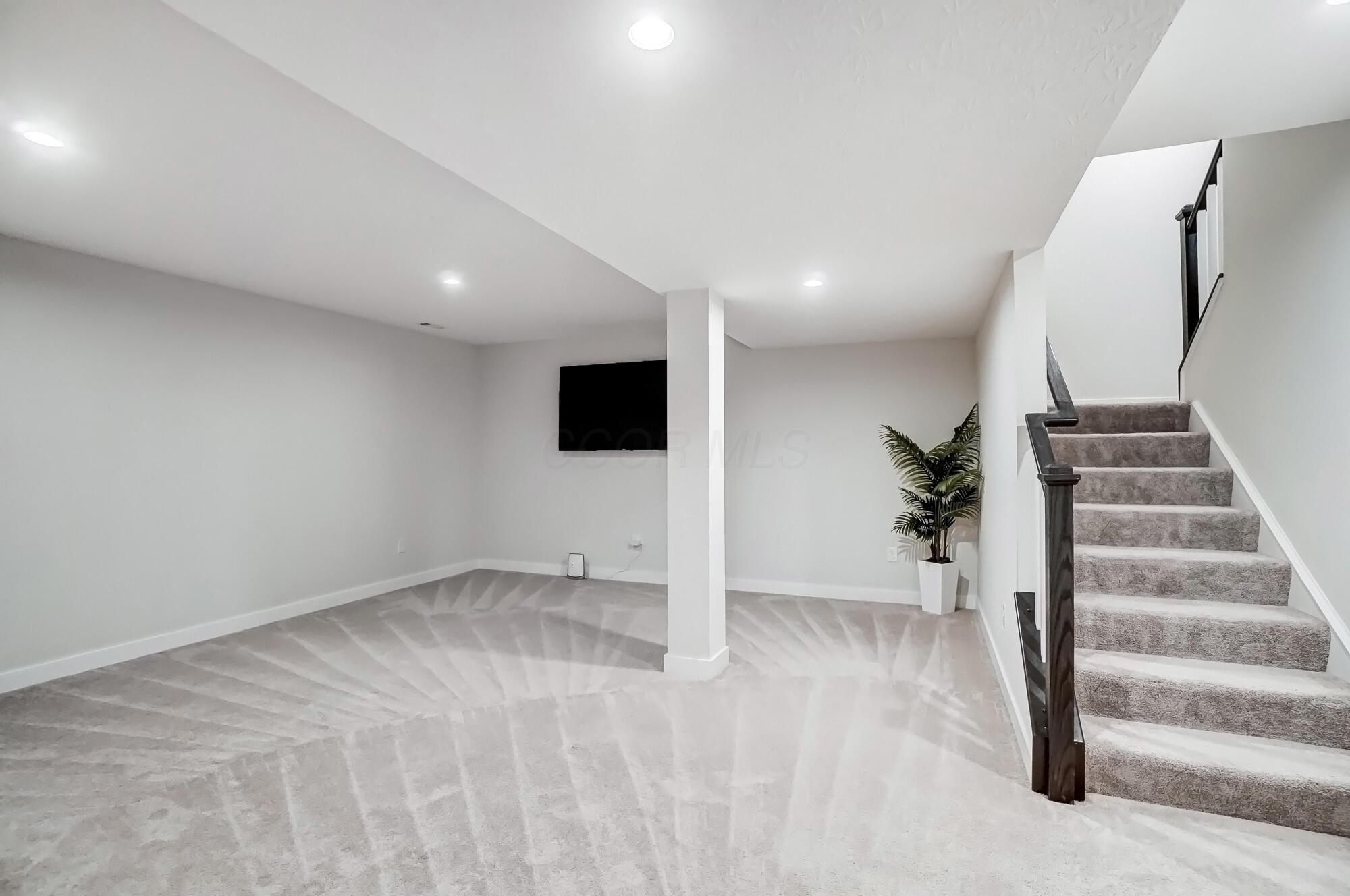 387 Crownover Way Property Photo 23