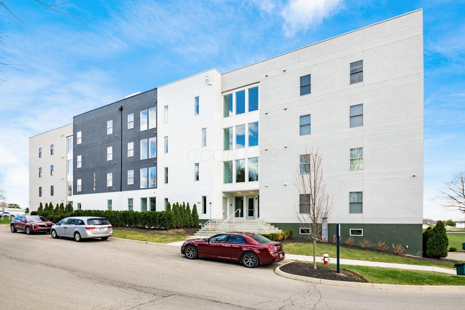 5339 Highpointe Lakes Drive, 402 Property Photo 2