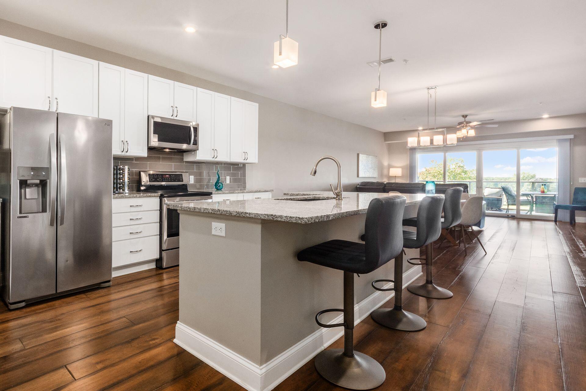 5339 Highpointe Lakes Drive, 402 Property Photo 5