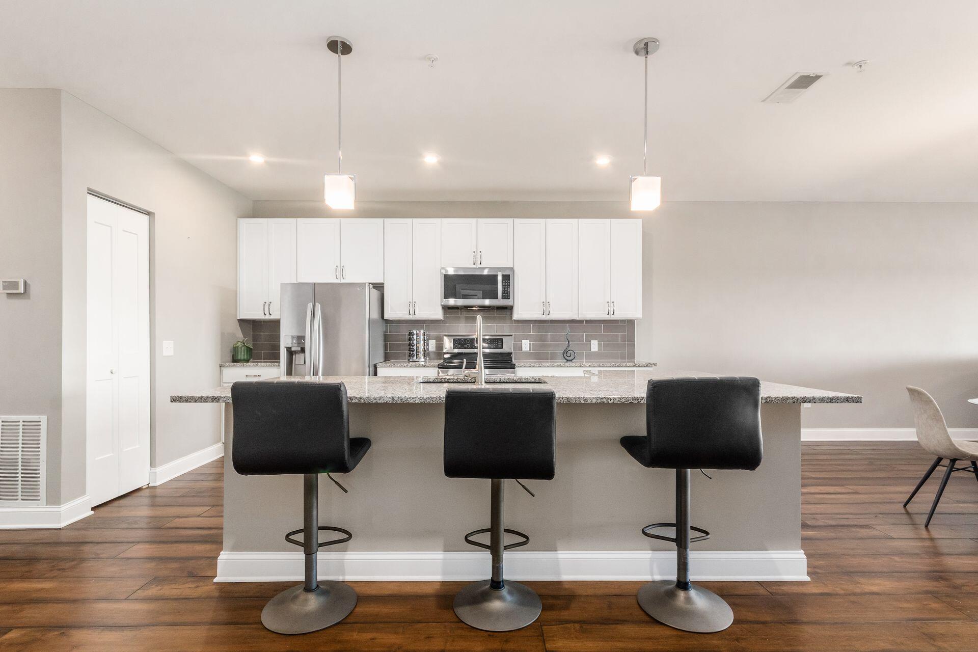 5339 Highpointe Lakes Drive, 402 Property Photo 6