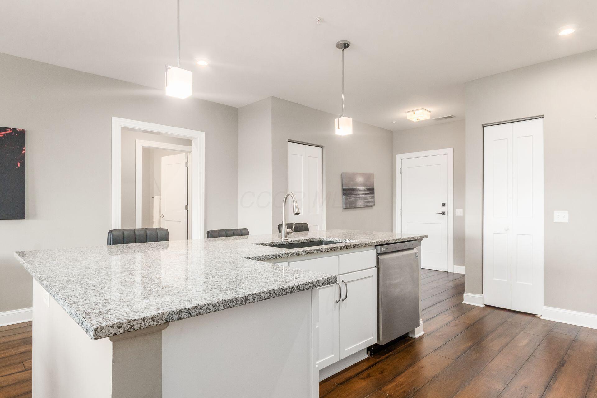 5339 Highpointe Lakes Drive, 402 Property Photo 9