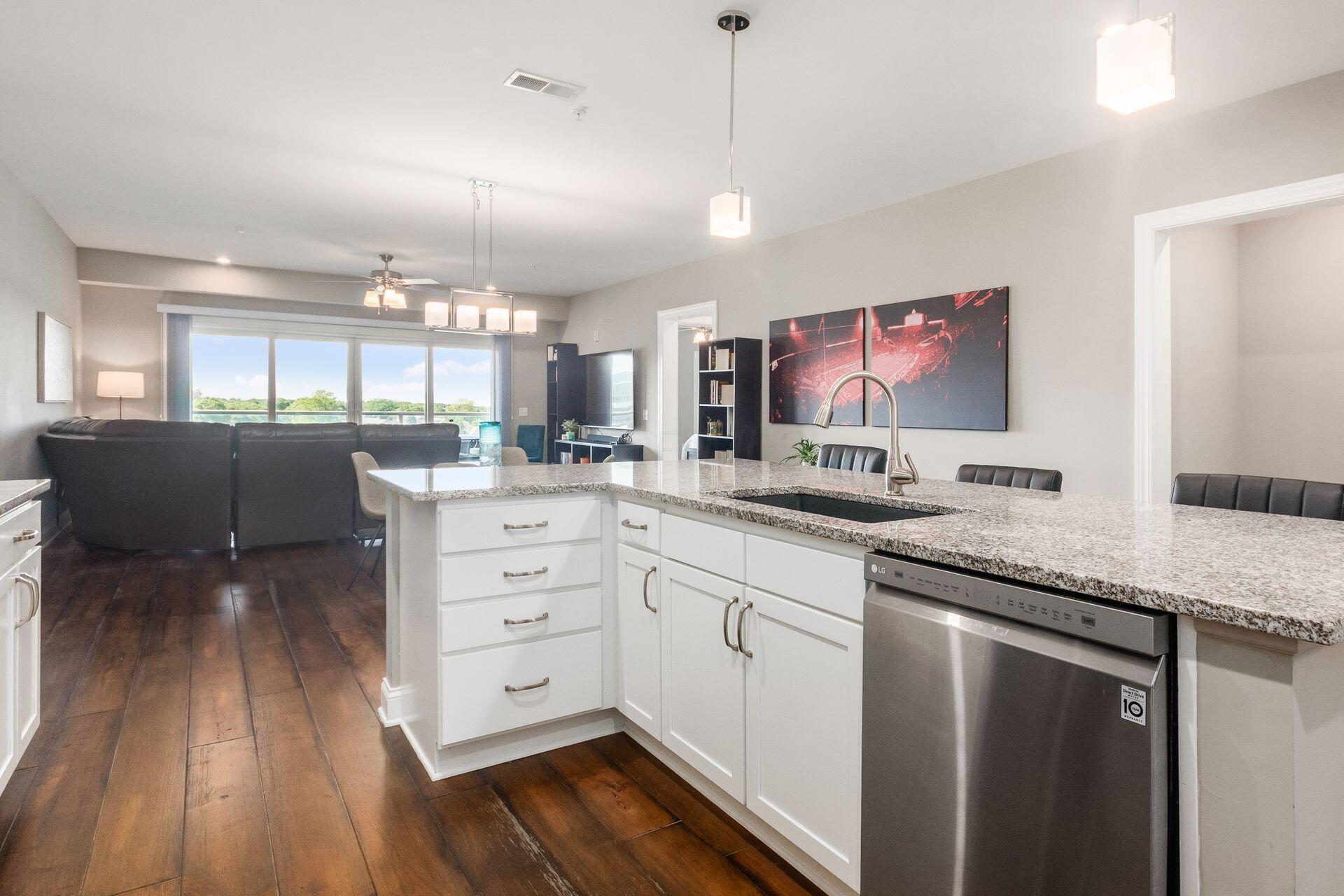 5339 Highpointe Lakes Drive, 402 Property Photo 10