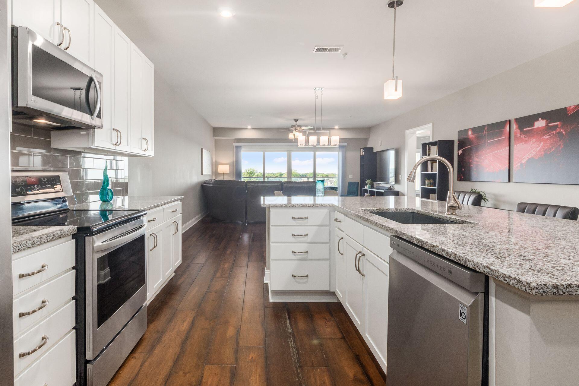 5339 Highpointe Lakes Drive, 402 Property Photo 11