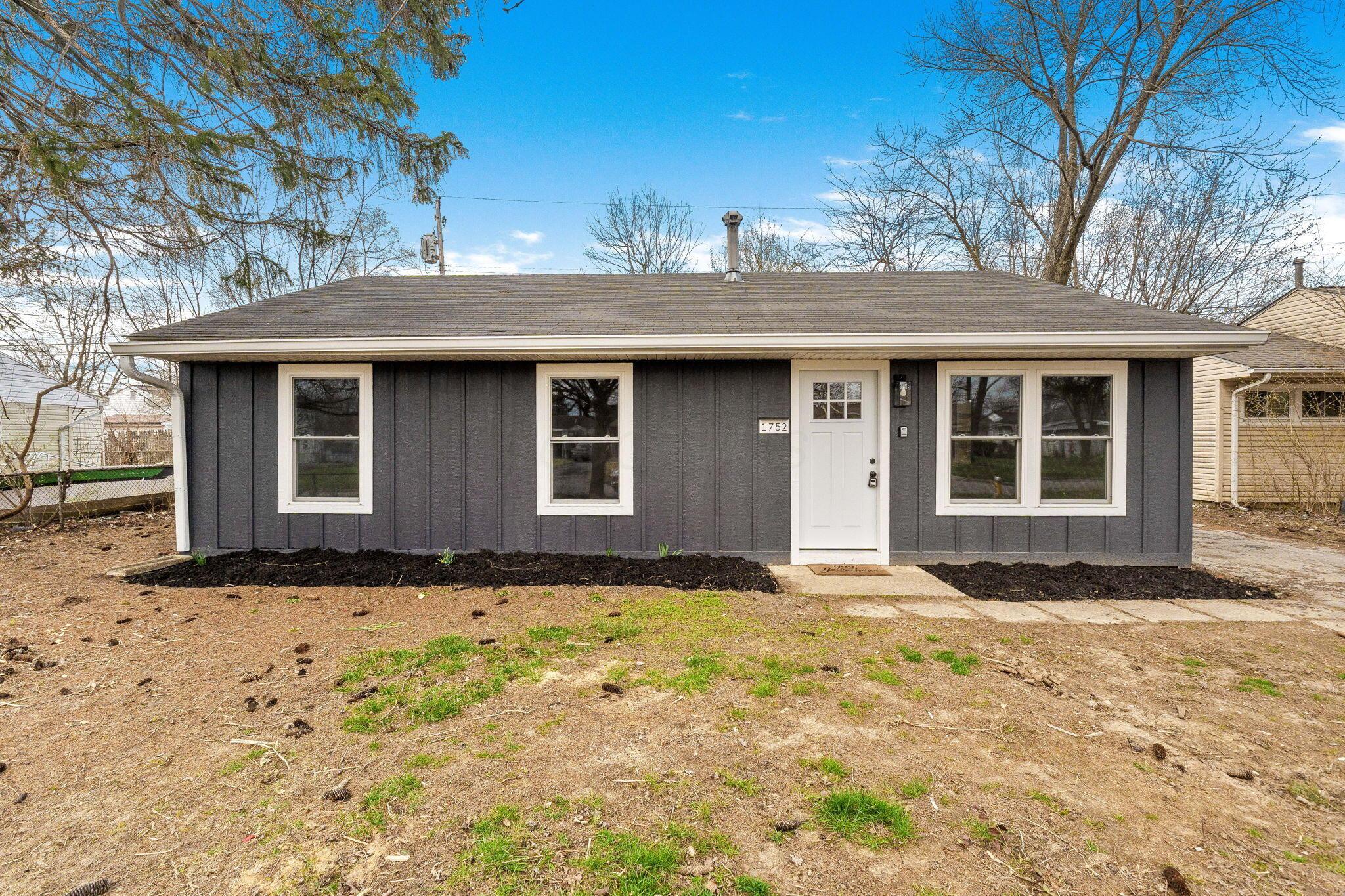 1752 Marsdale Avenue Property Photo 2