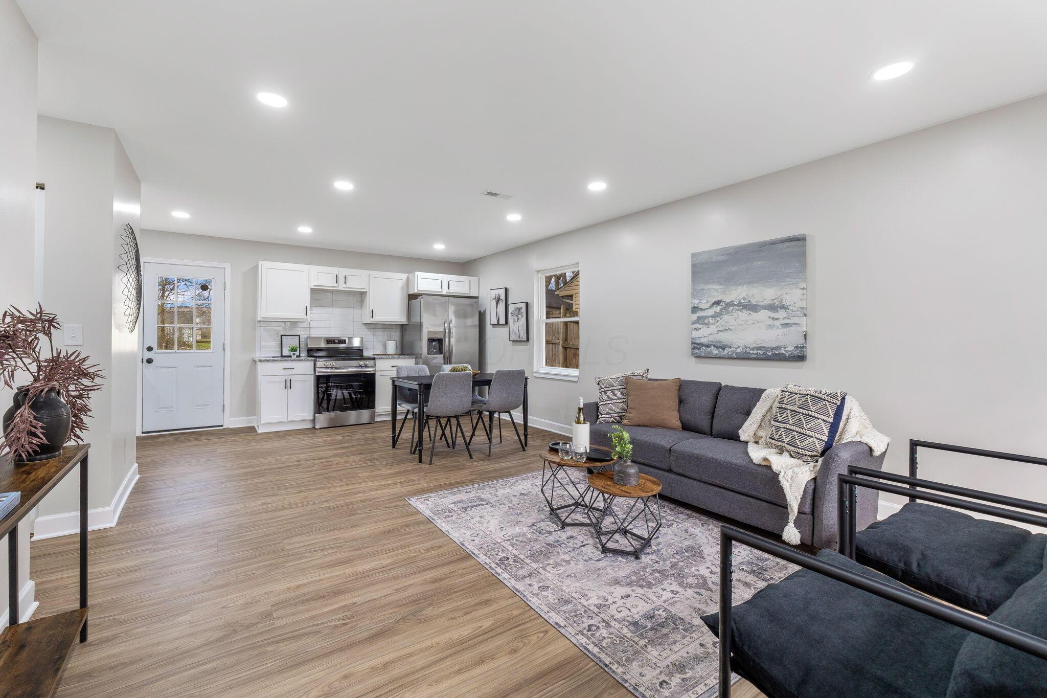 1752 Marsdale Avenue Property Photo 3