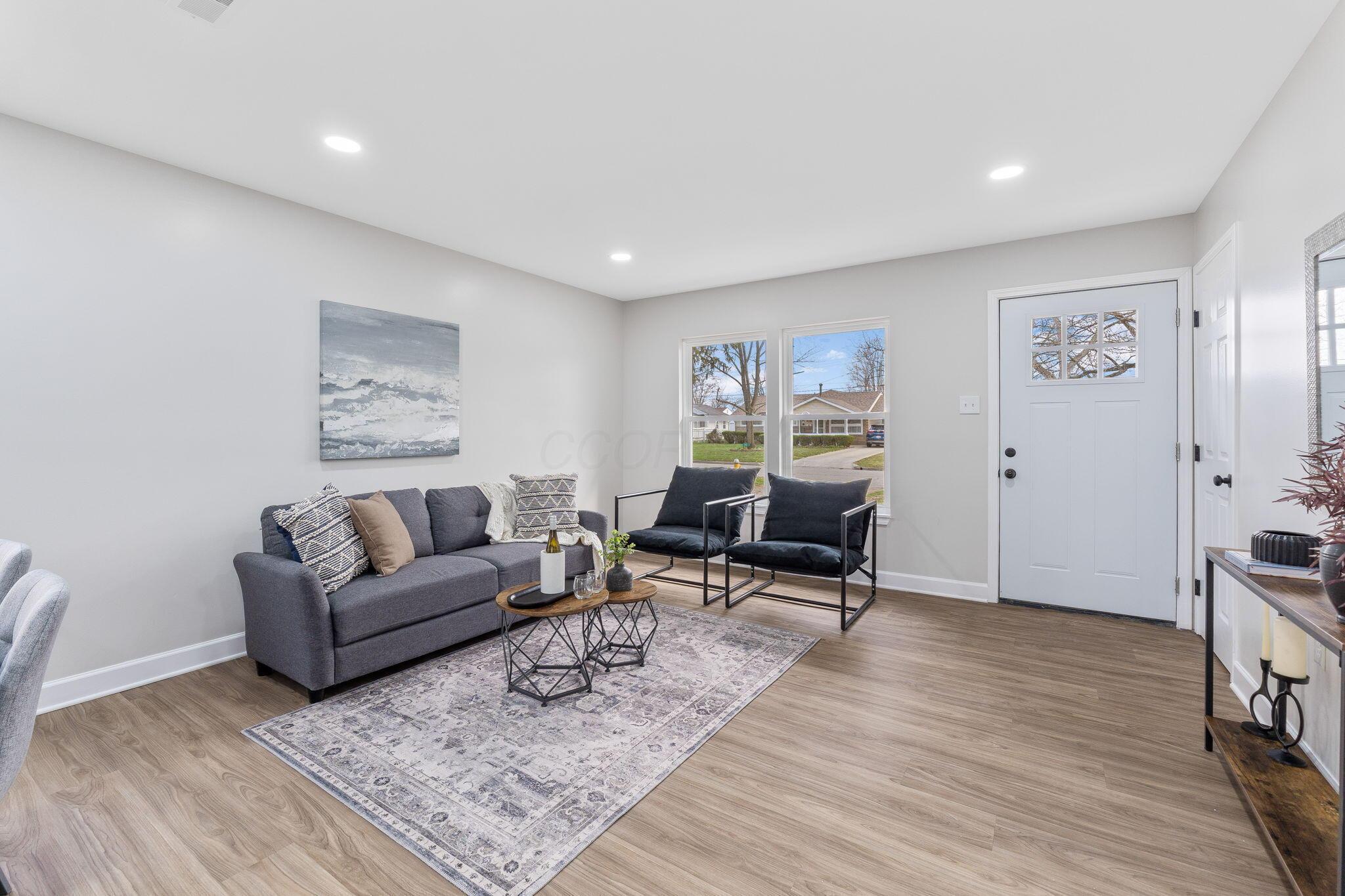 1752 Marsdale Avenue Property Photo 4