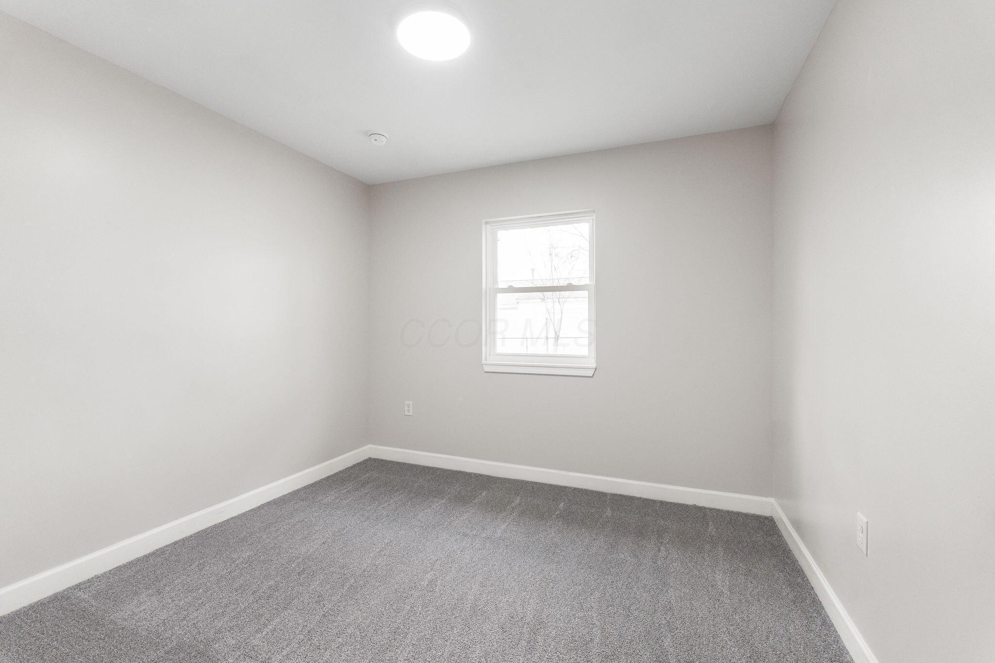 1752 Marsdale Avenue Property Photo 14