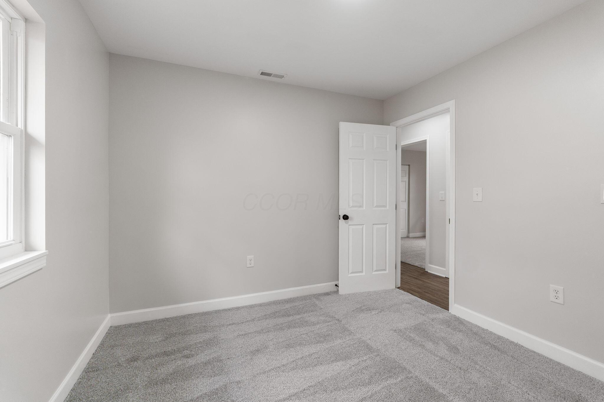 1752 Marsdale Avenue Property Photo 15