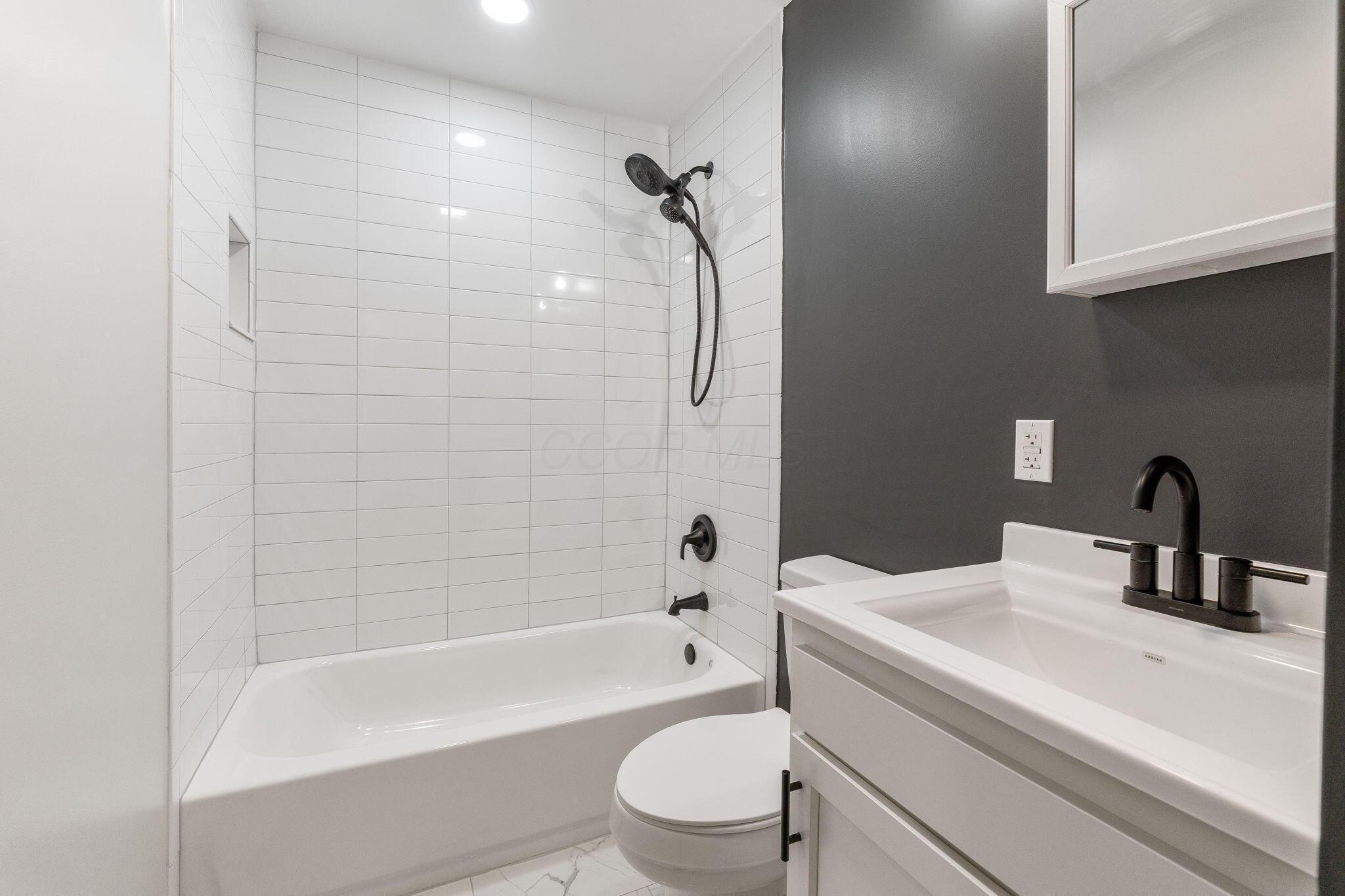 1752 Marsdale Avenue Property Photo 20
