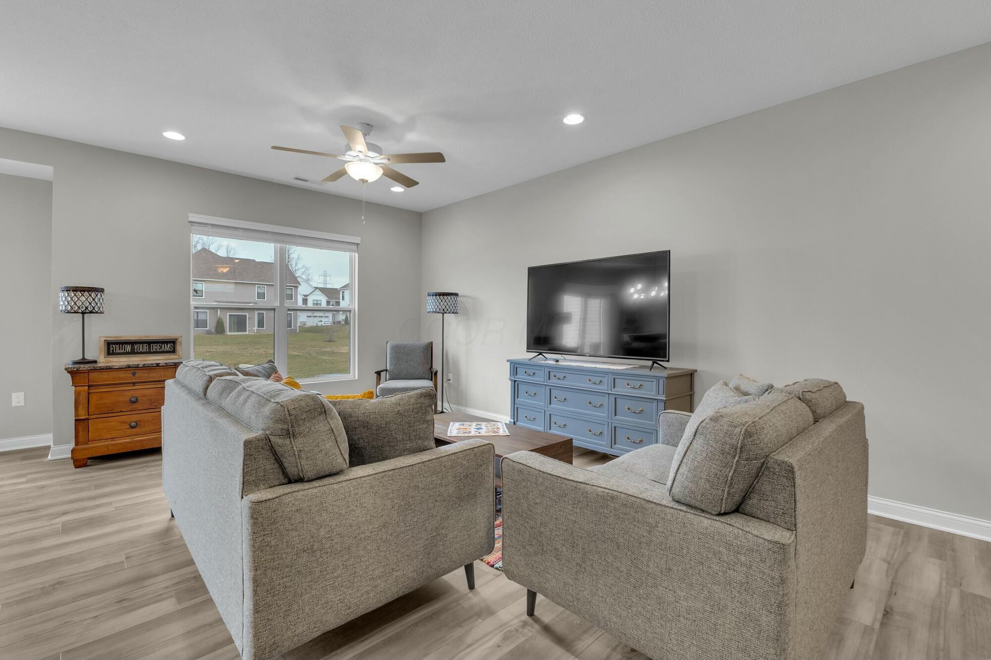 6389 S Hamilton Woods Boulevard S Property Photo 6
