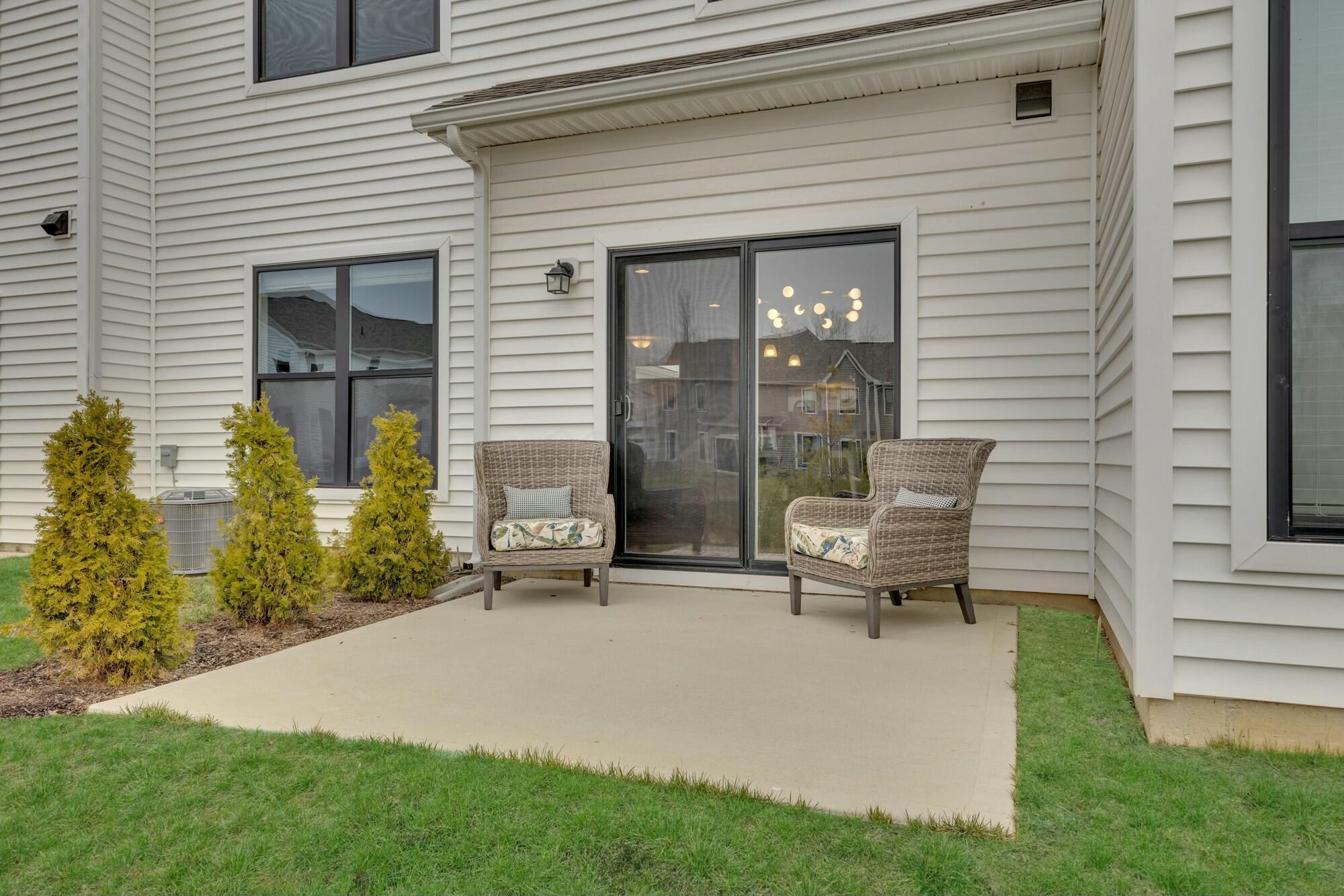 6389 S Hamilton Woods Boulevard S Property Photo 17