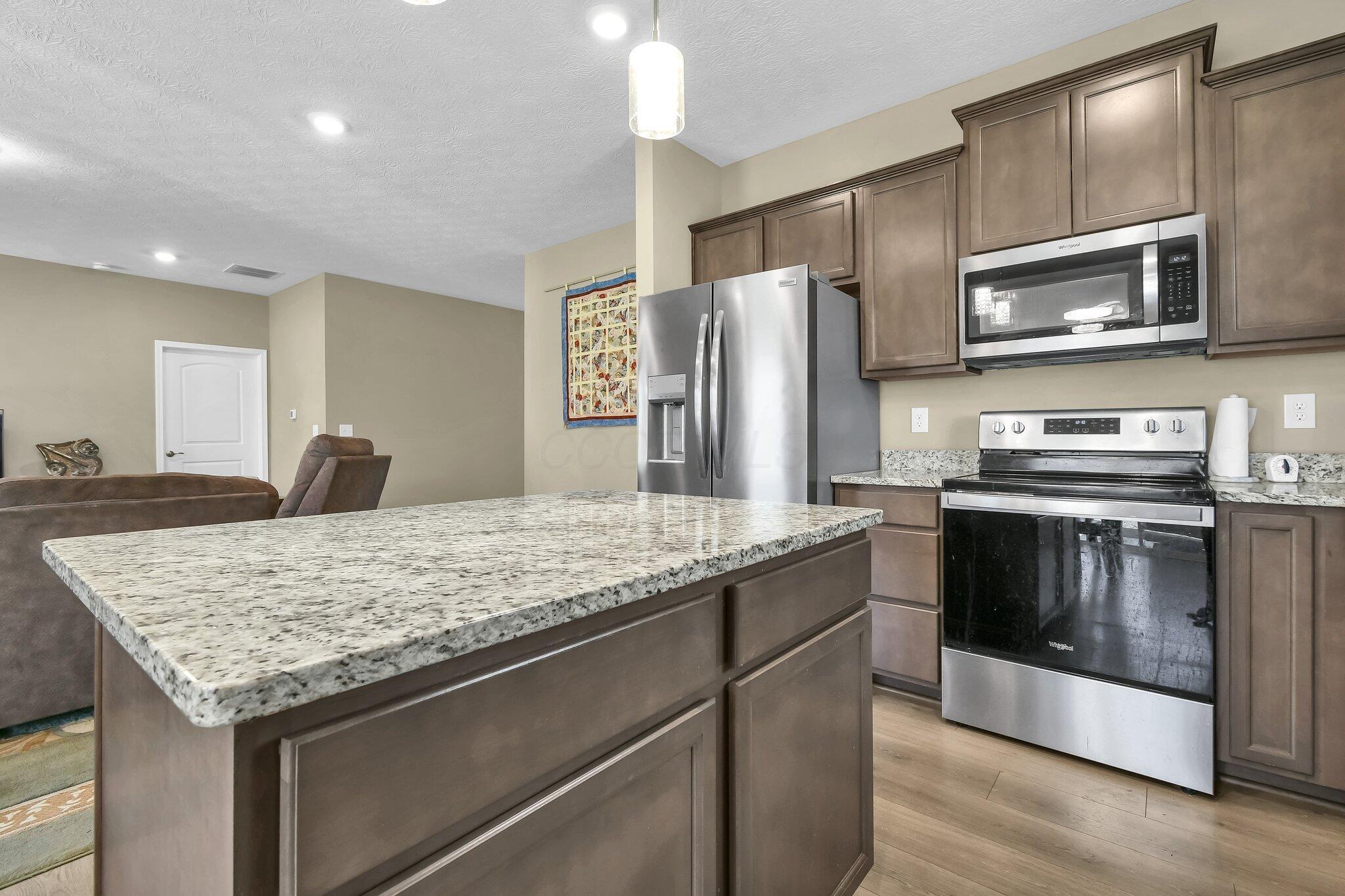 334 Mannaseh Drive W Property Photo 15