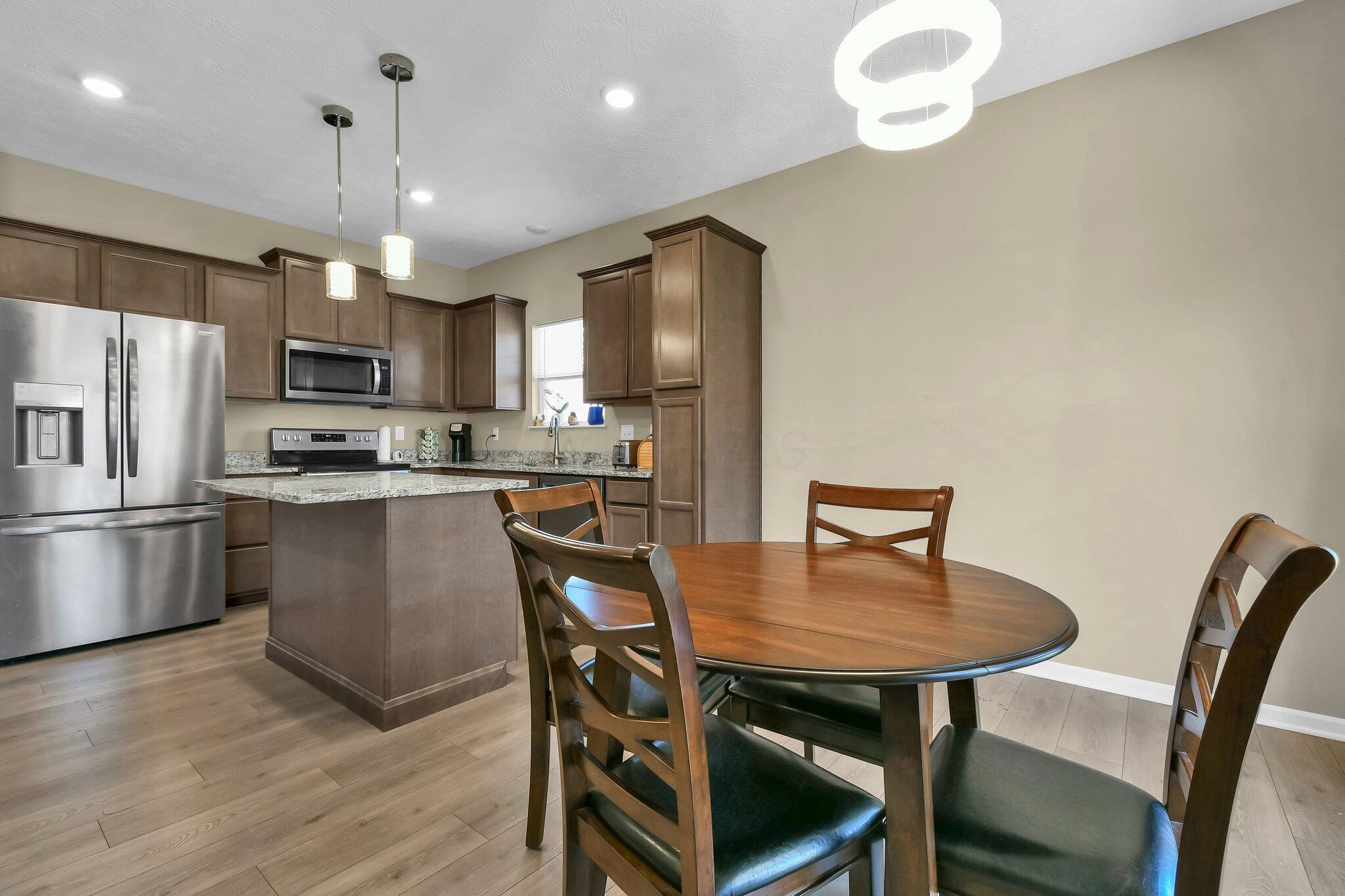 334 Mannaseh Drive W Property Photo 18