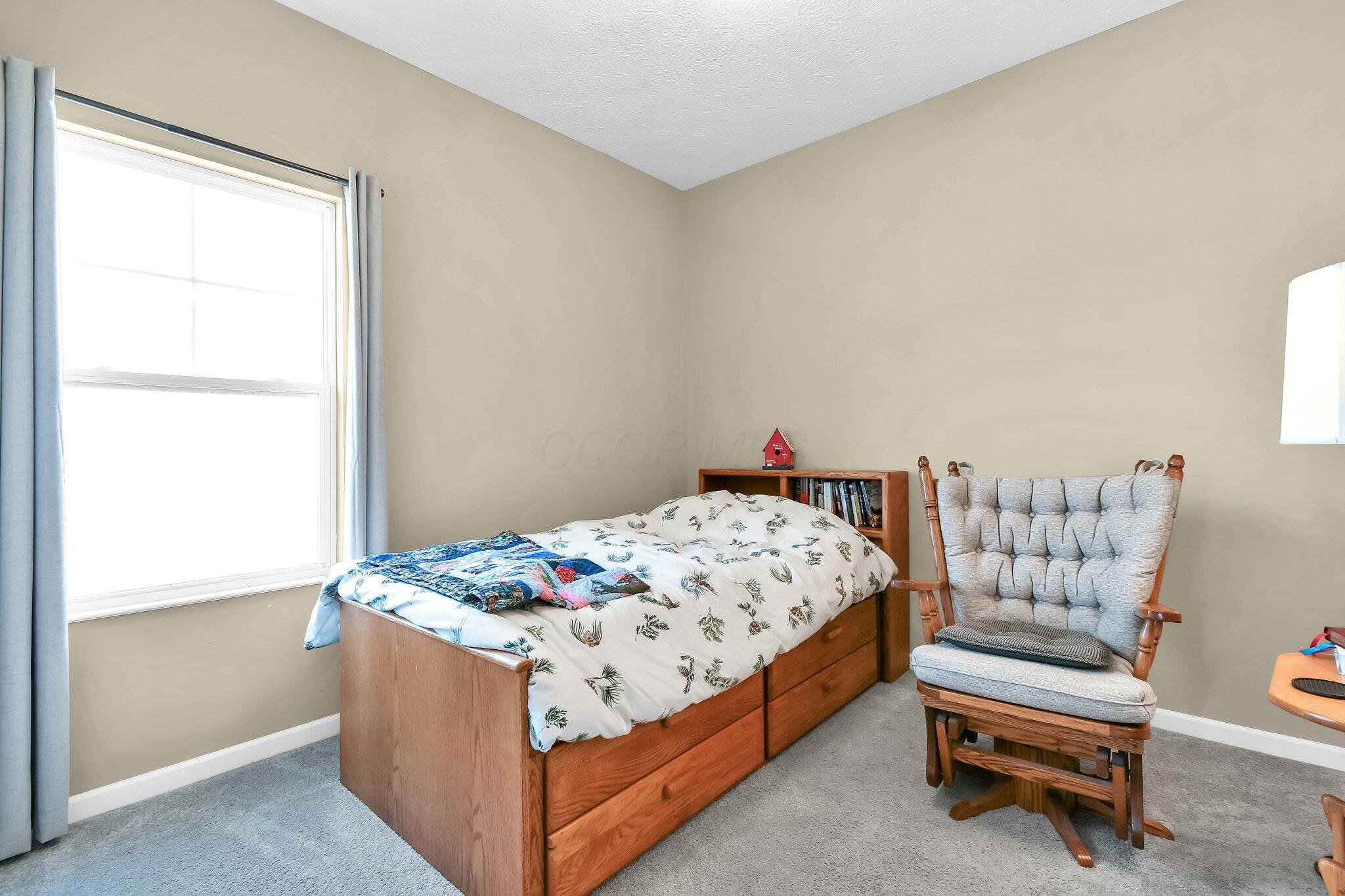 334 Mannaseh Drive W Property Photo 23
